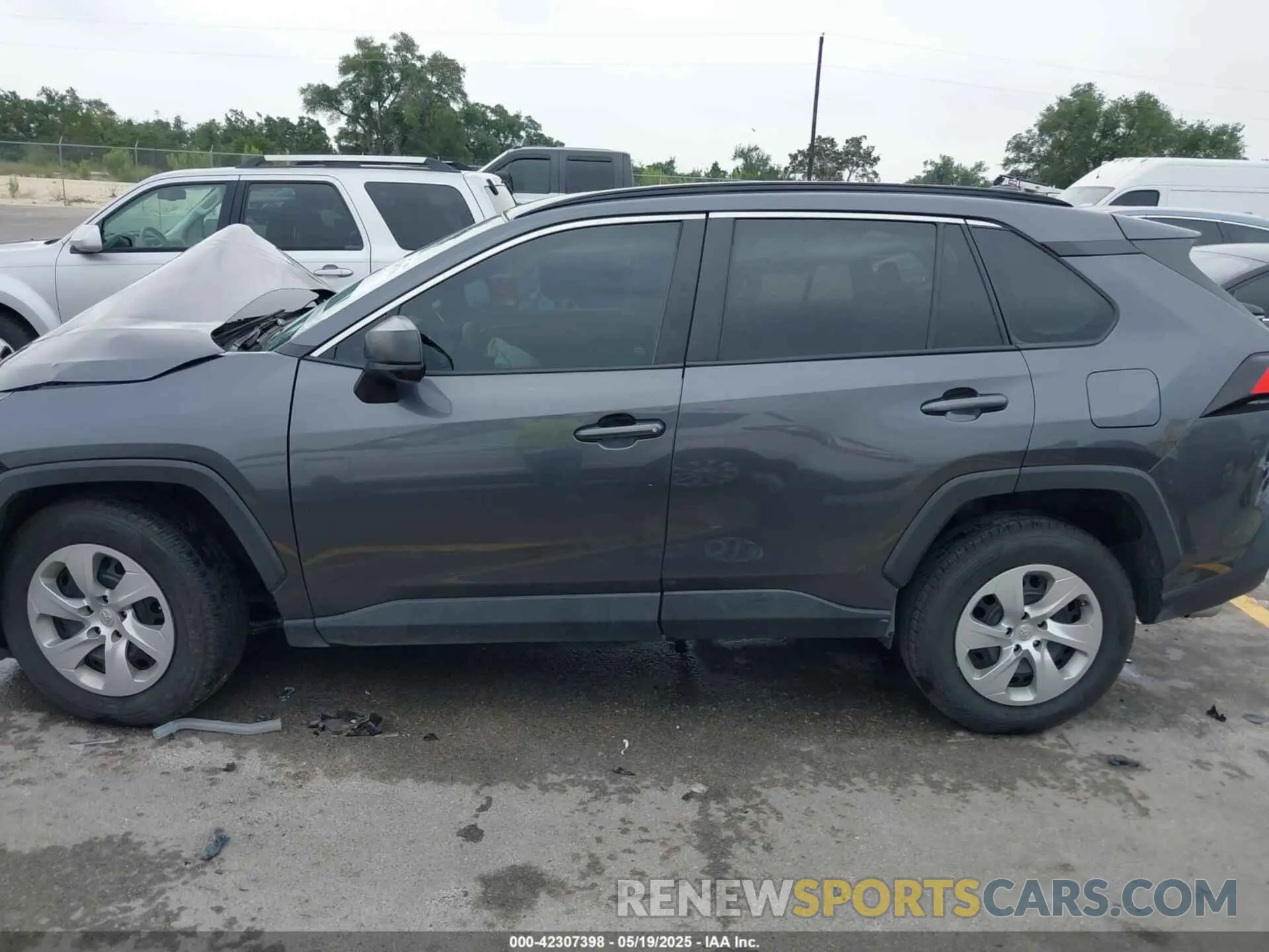 15 Photograph of a damaged car 2T3H1RFV0MC101551 TOYOTA RAV4 2021