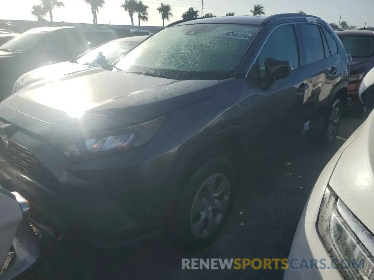1 Photograph of a damaged car 2T3H1RFV0MC102621 TOYOTA RAV4 2021
