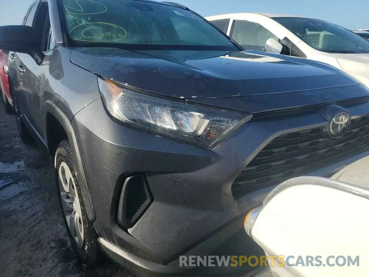 5 Photograph of a damaged car 2T3H1RFV0MC102621 TOYOTA RAV4 2021