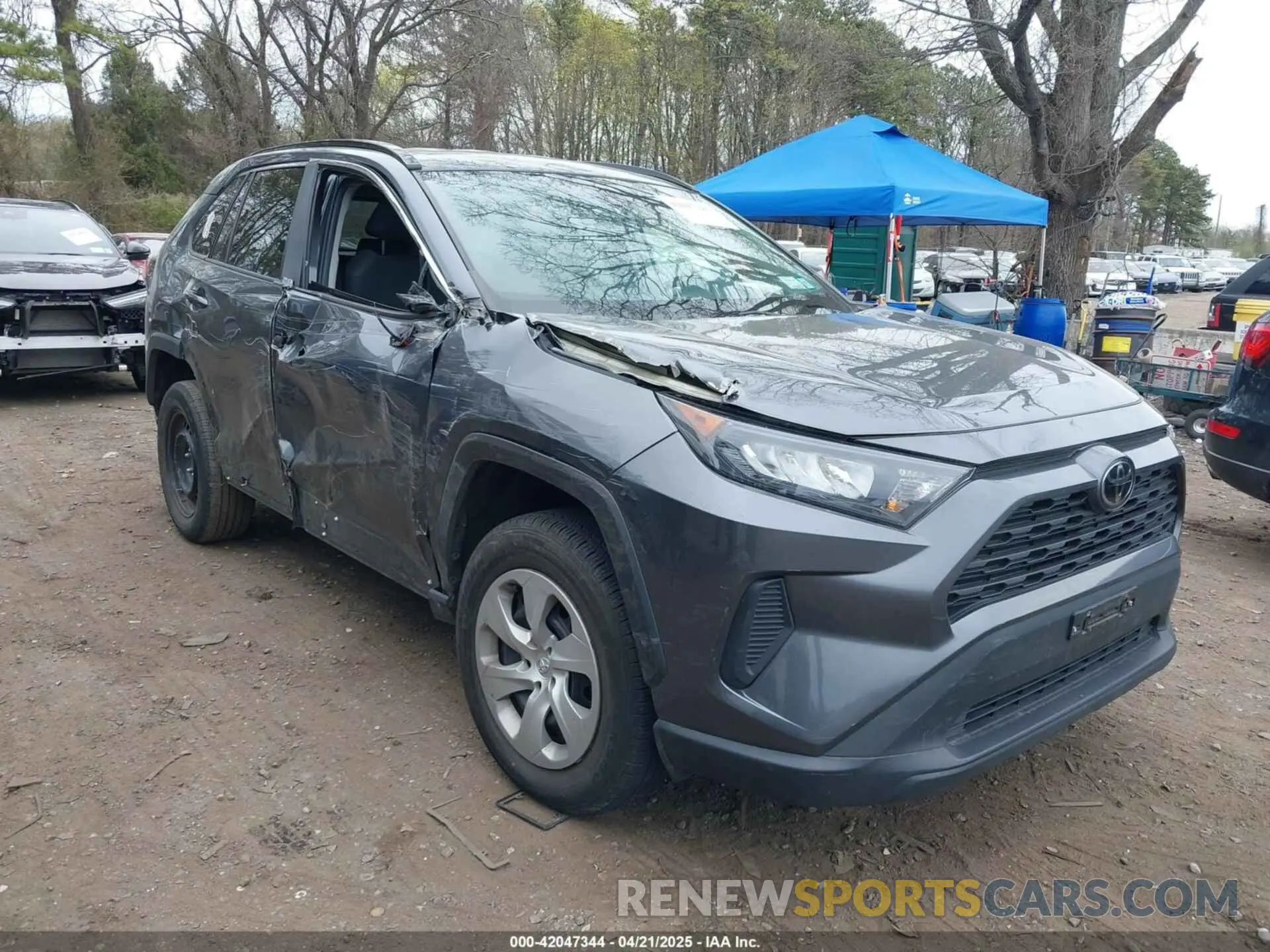 1 Photograph of a damaged car 2T3H1RFV0MC113733 TOYOTA RAV4 2021