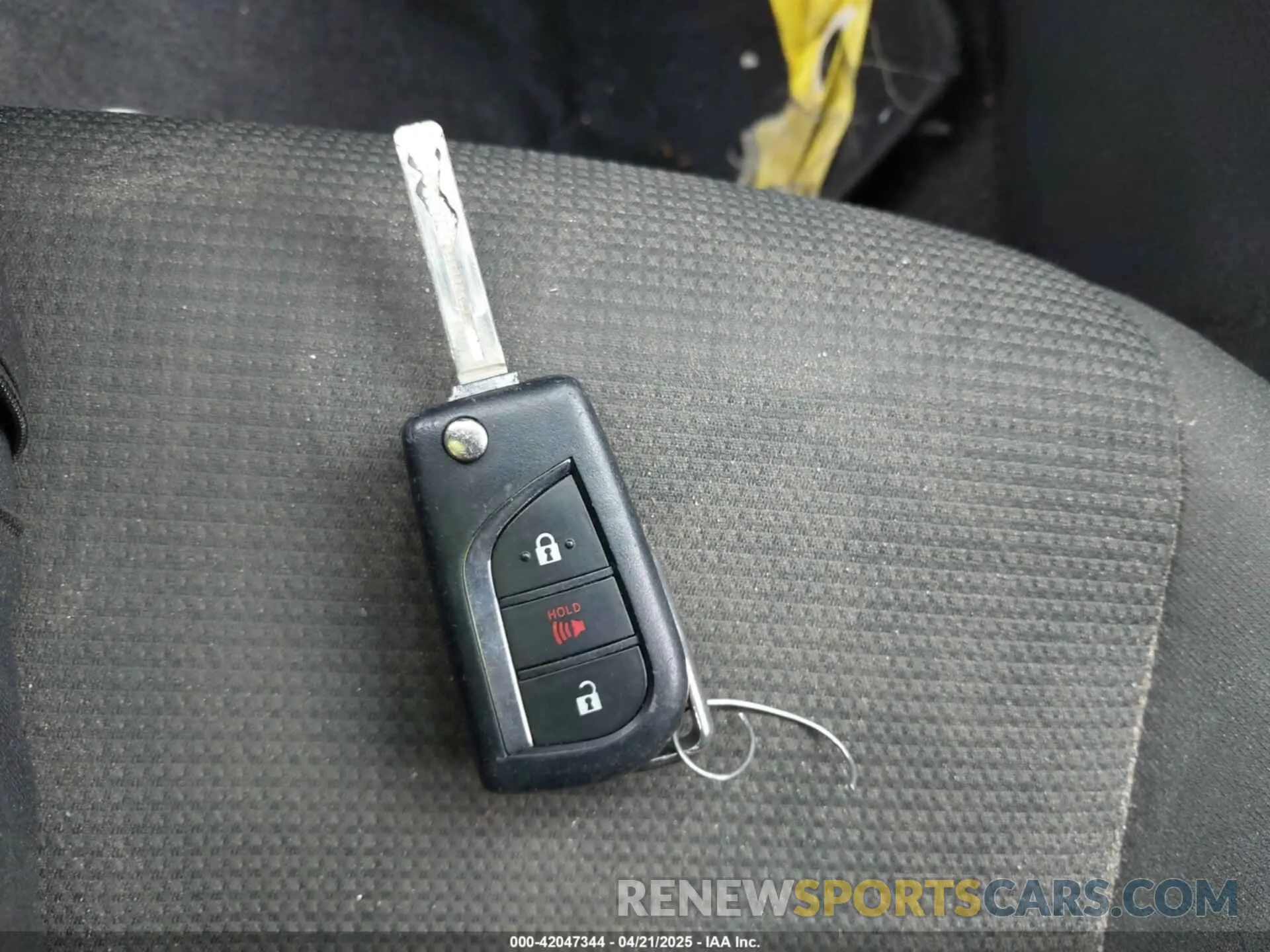11 Photograph of a damaged car 2T3H1RFV0MC113733 TOYOTA RAV4 2021