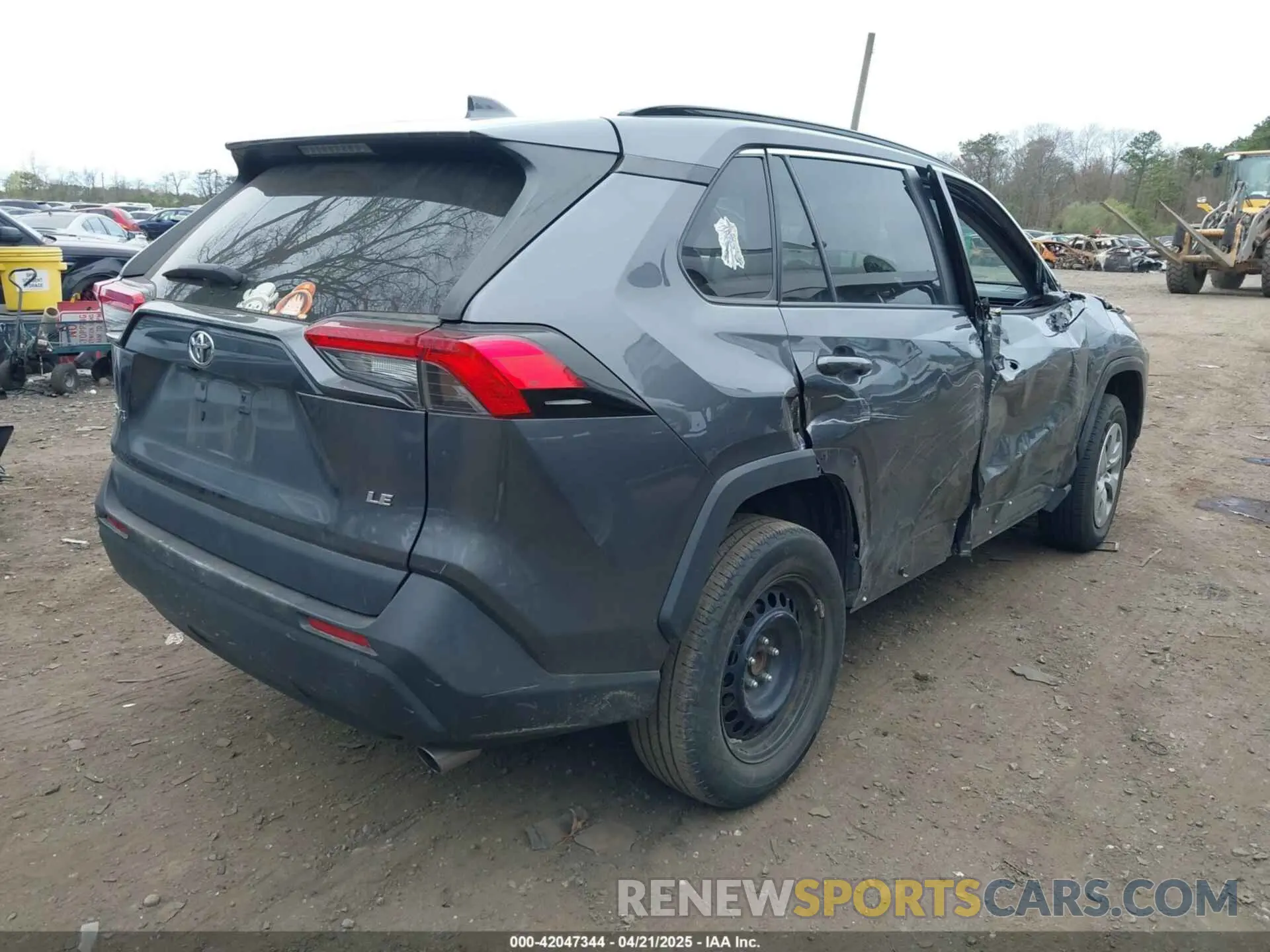 4 Photograph of a damaged car 2T3H1RFV0MC113733 TOYOTA RAV4 2021