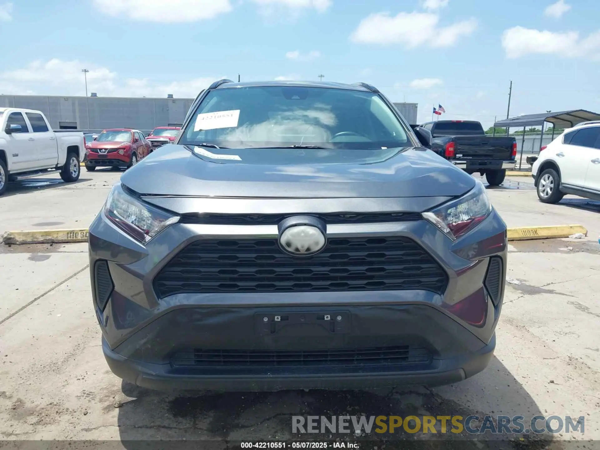 12 Photograph of a damaged car 2T3H1RFV0MC113912 TOYOTA RAV4 2021