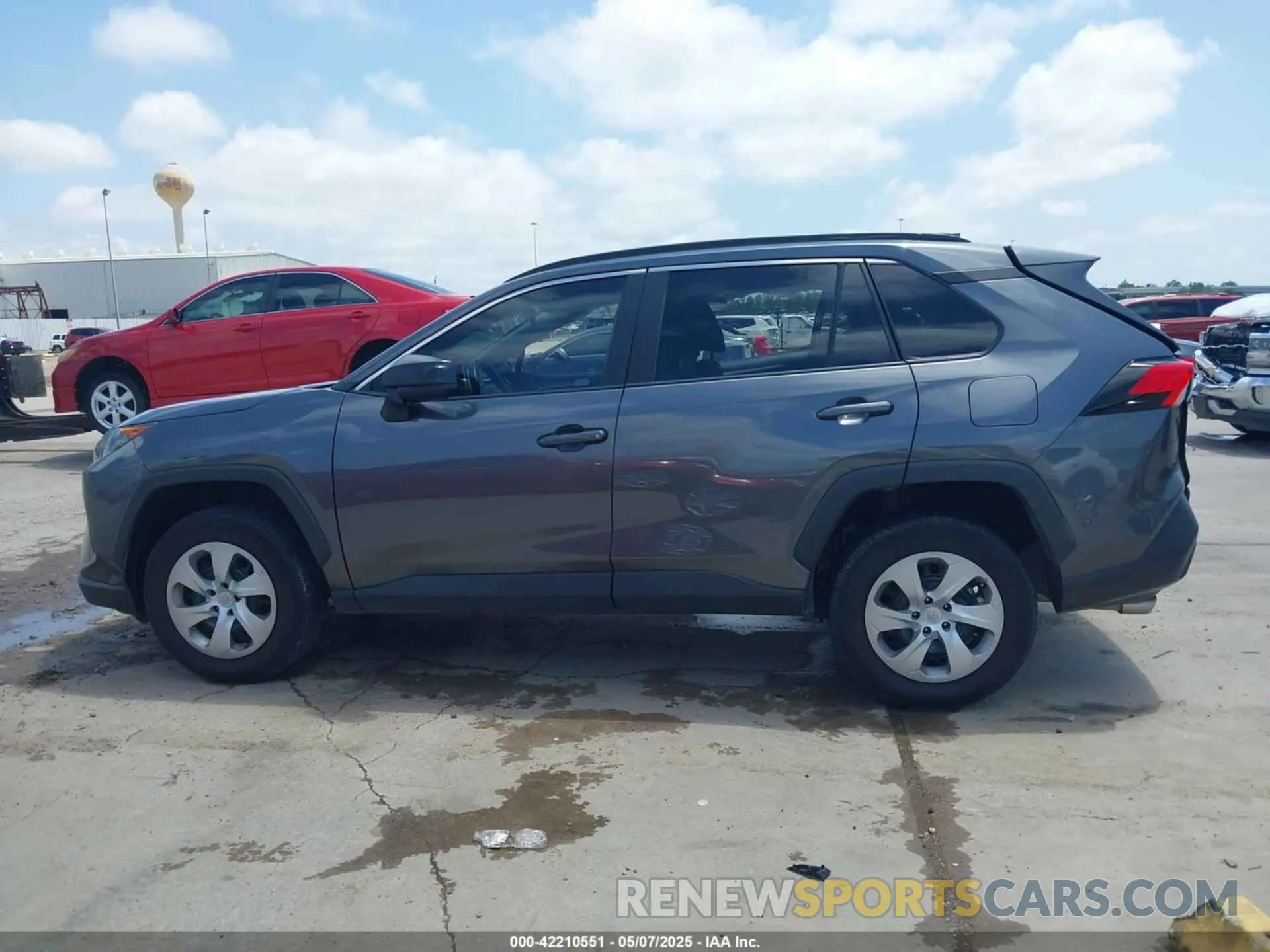 14 Photograph of a damaged car 2T3H1RFV0MC113912 TOYOTA RAV4 2021