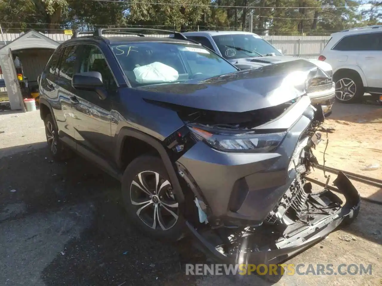 1 Photograph of a damaged car 2T3H1RFV0MC114462 TOYOTA RAV4 2021