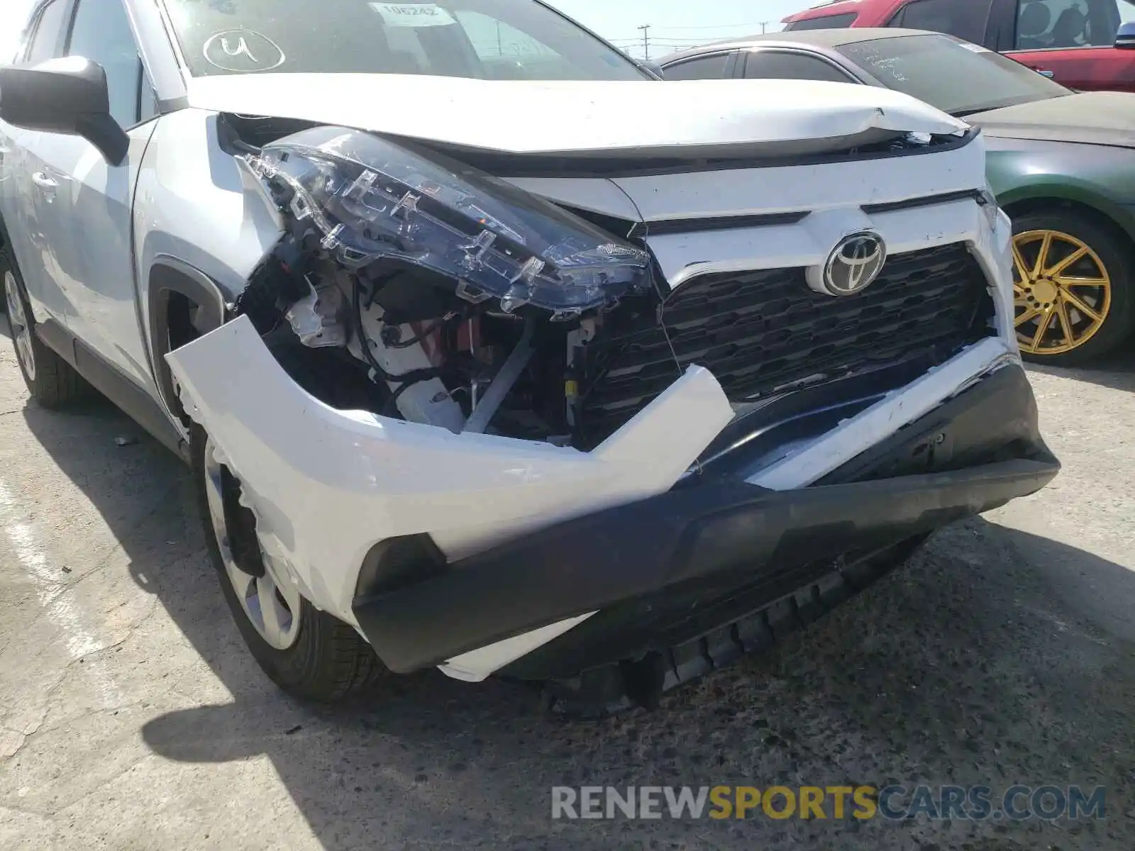 9 Photograph of a damaged car 2T3H1RFV0MC120973 TOYOTA RAV4 2021