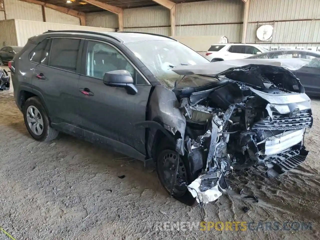 4 Photograph of a damaged car 2T3H1RFV0MC121704 TOYOTA RAV4 2021