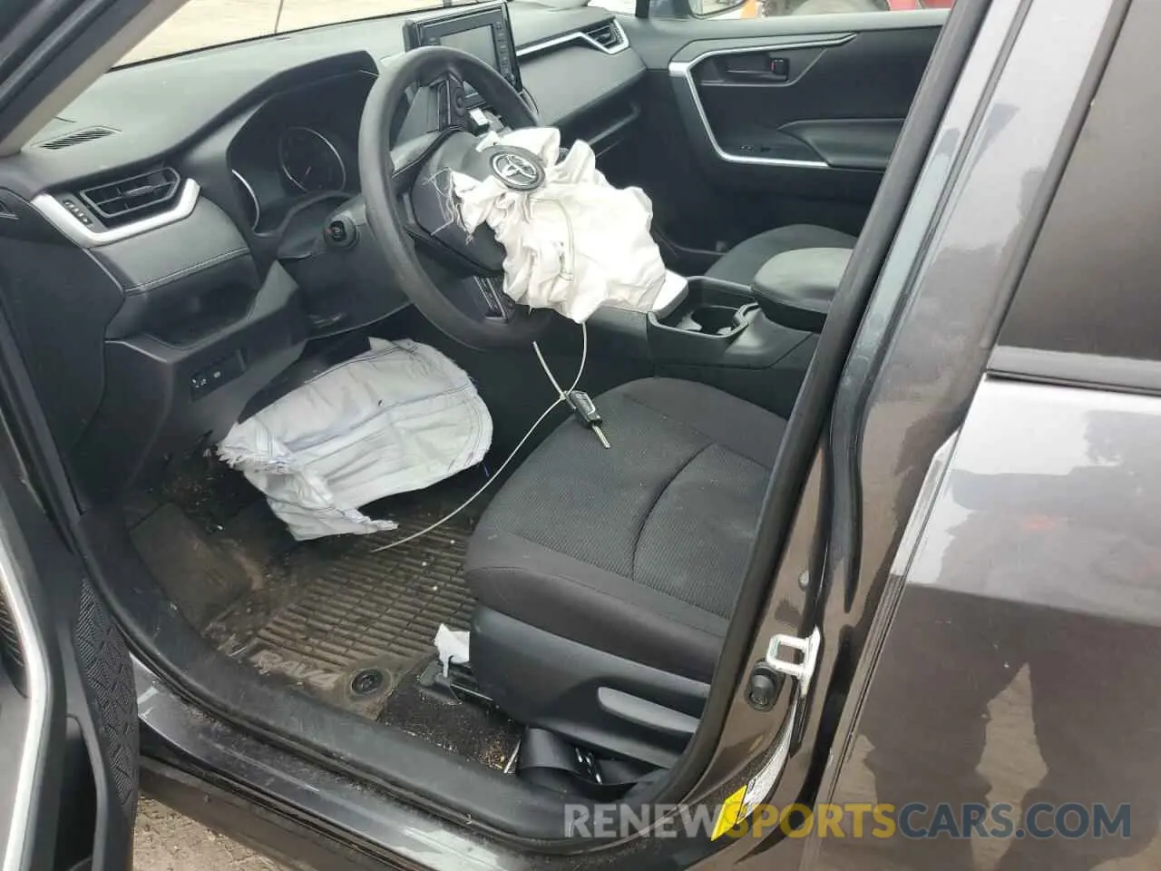 7 Photograph of a damaged car 2T3H1RFV0MC122061 TOYOTA RAV4 2021
