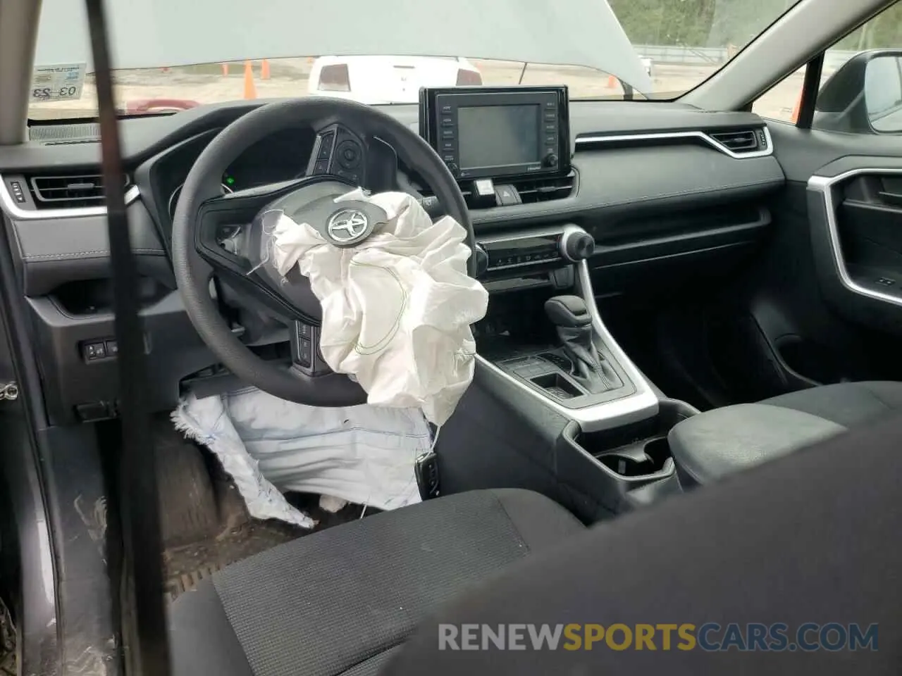 8 Photograph of a damaged car 2T3H1RFV0MC122061 TOYOTA RAV4 2021