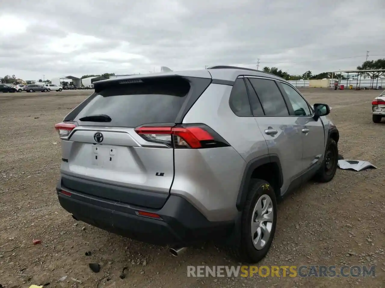 4 Photograph of a damaged car 2T3H1RFV0MC124442 TOYOTA RAV4 2021