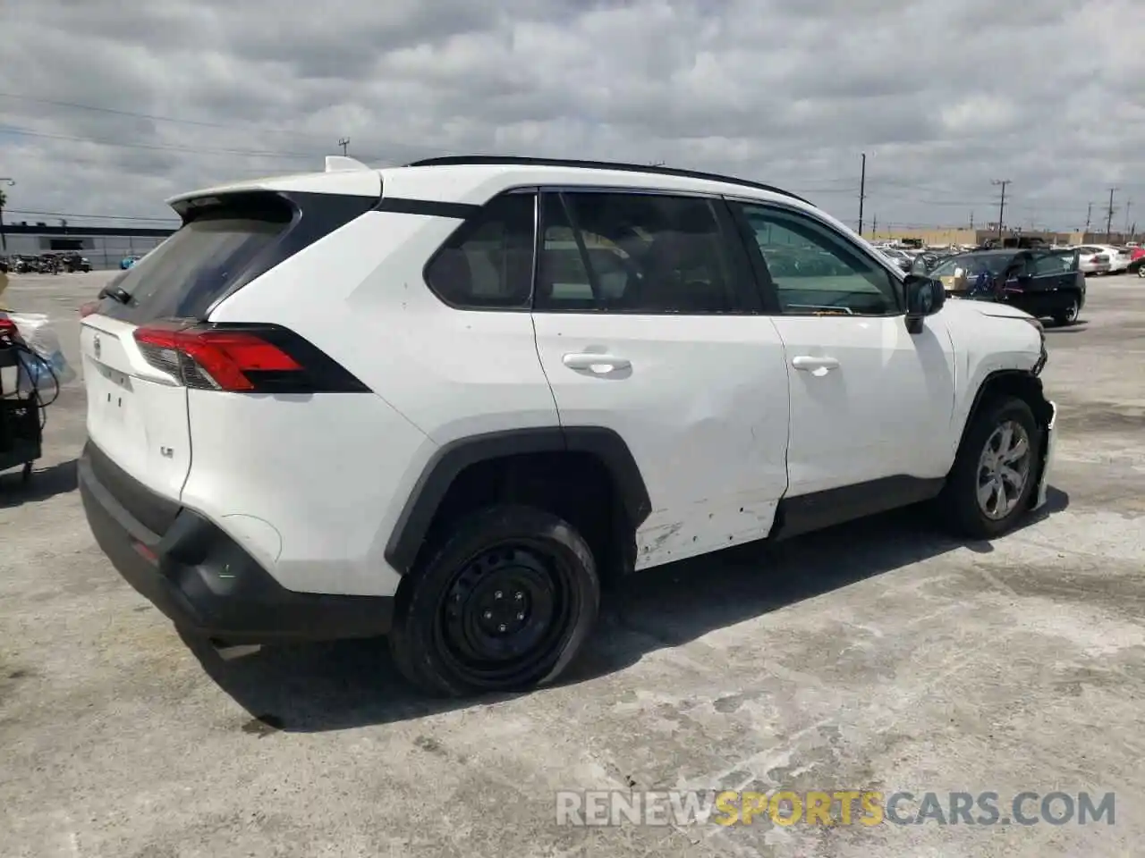 4 Photograph of a damaged car 2T3H1RFV0MC129432 TOYOTA RAV4 2021