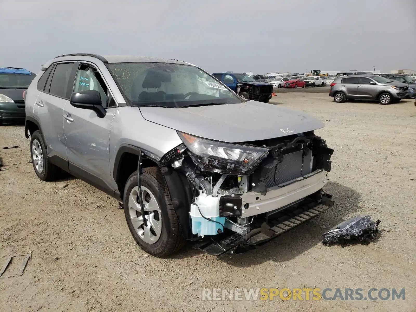 1 Photograph of a damaged car 2T3H1RFV0MC135134 TOYOTA RAV4 2021