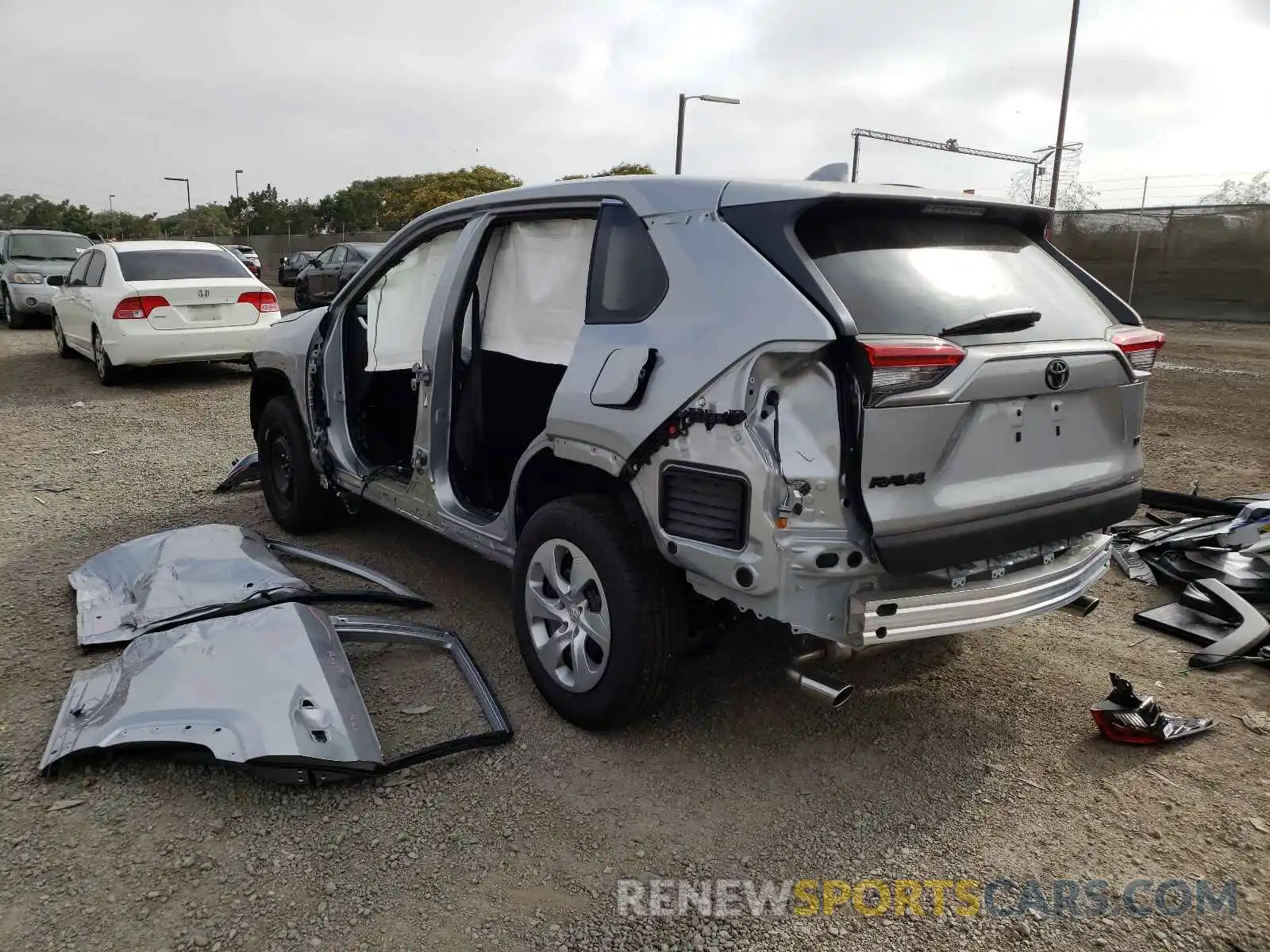 3 Photograph of a damaged car 2T3H1RFV0MC135134 TOYOTA RAV4 2021