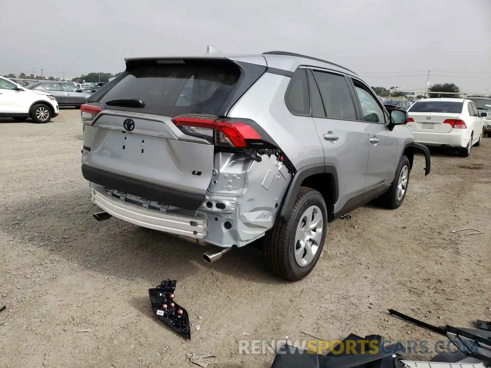 4 Photograph of a damaged car 2T3H1RFV0MC135134 TOYOTA RAV4 2021