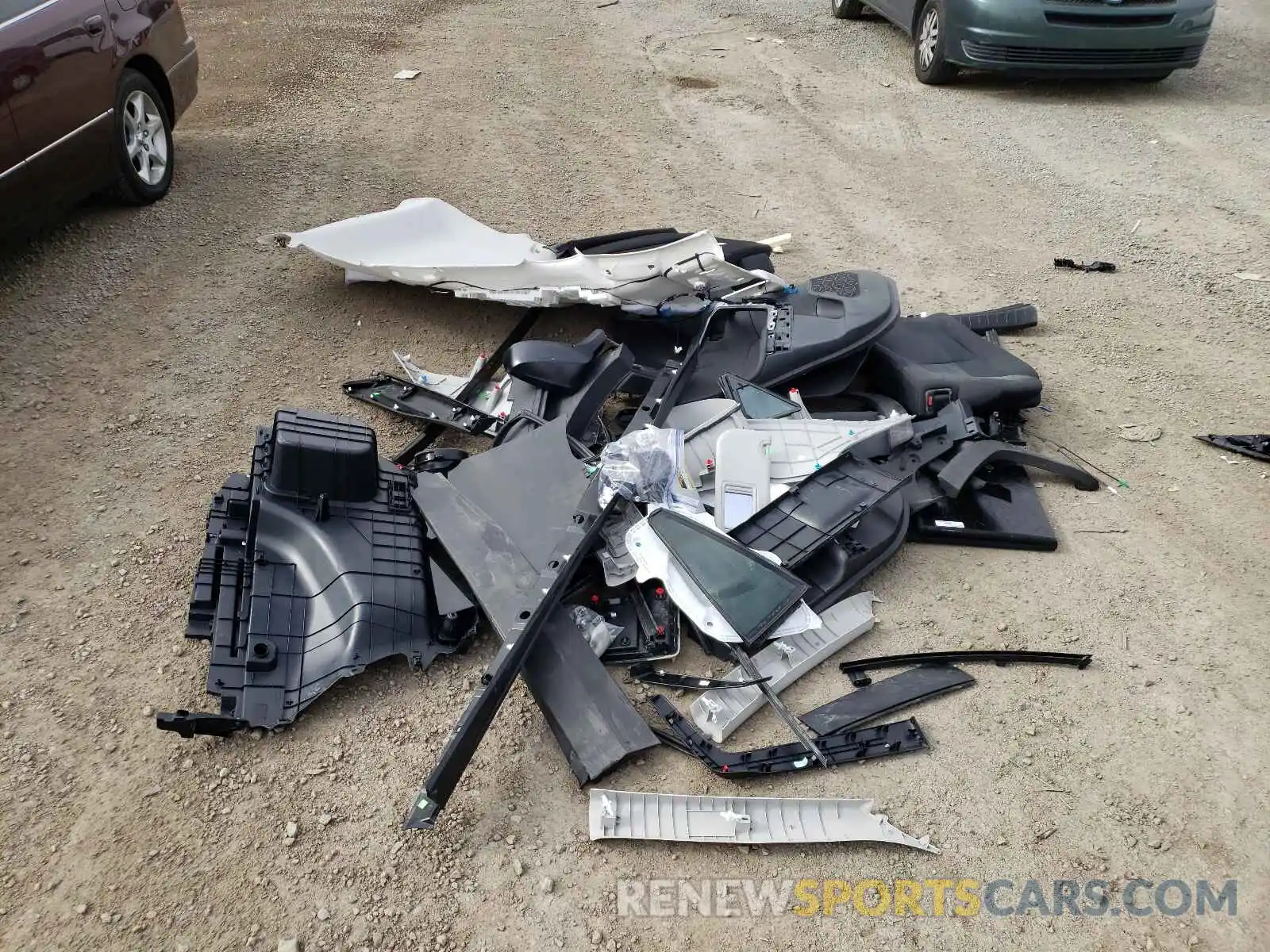 9 Photograph of a damaged car 2T3H1RFV0MC135134 TOYOTA RAV4 2021