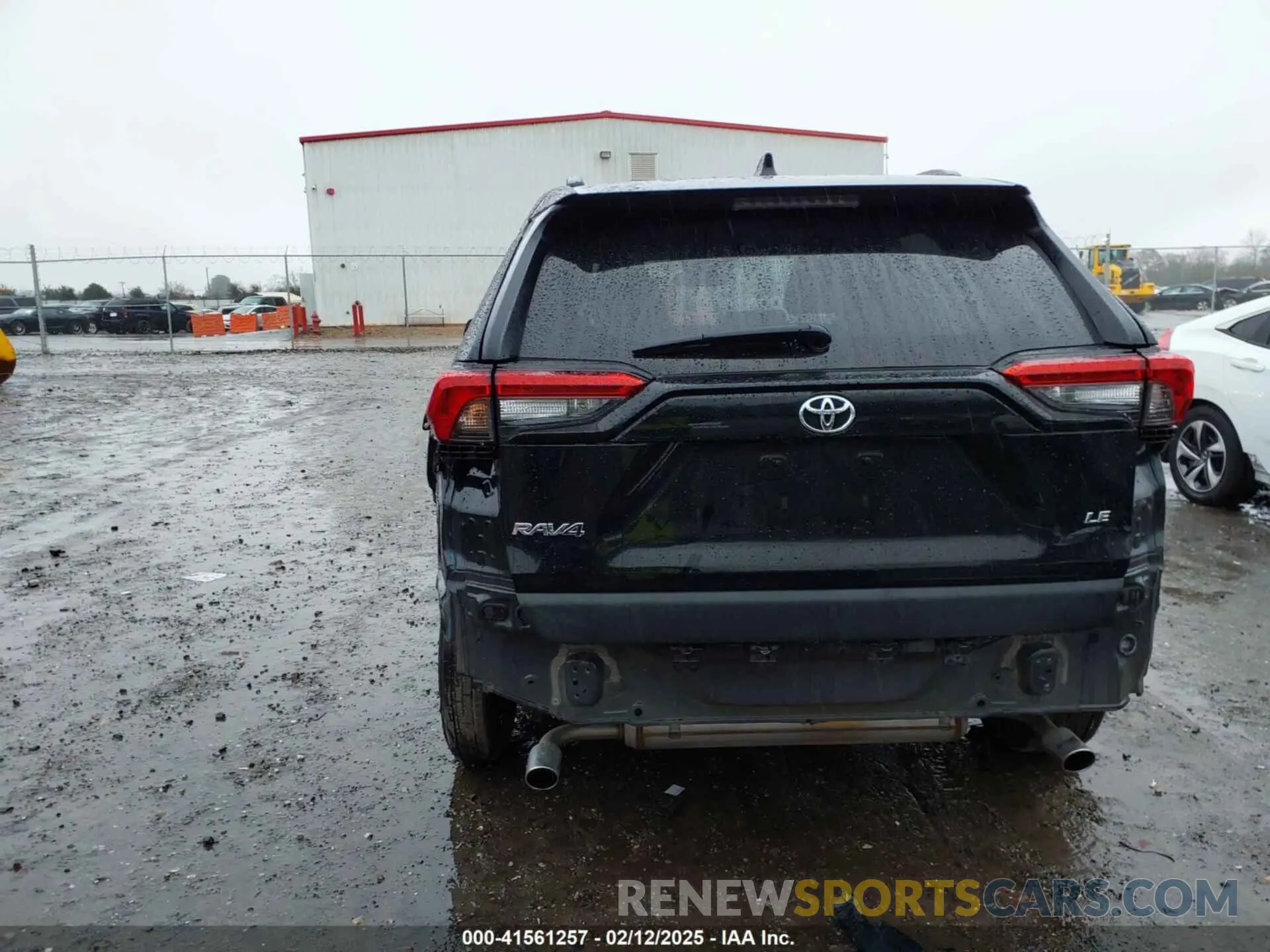 18 Photograph of a damaged car 2T3H1RFV0MC137823 TOYOTA RAV4 2021