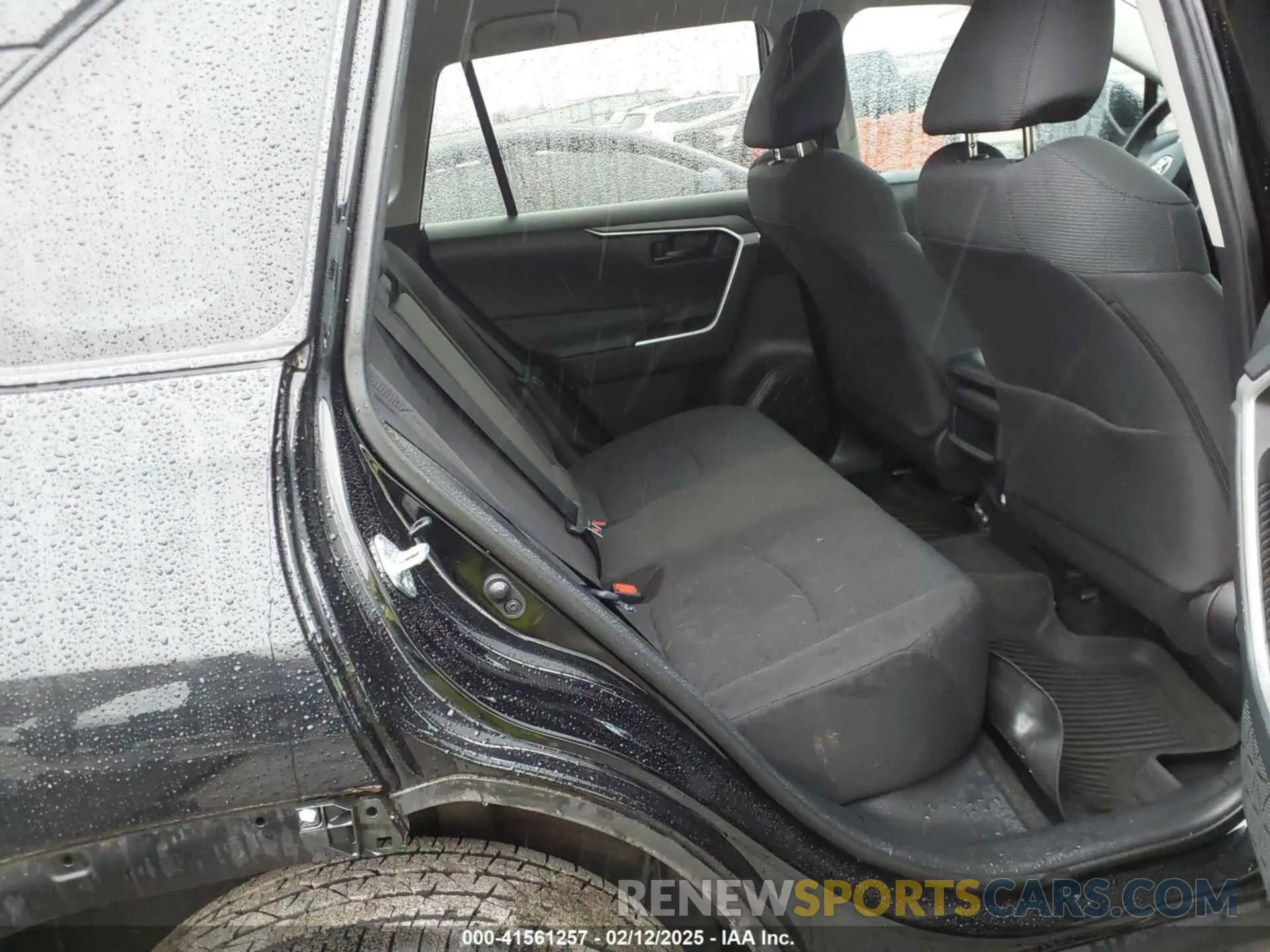 8 Photograph of a damaged car 2T3H1RFV0MC137823 TOYOTA RAV4 2021