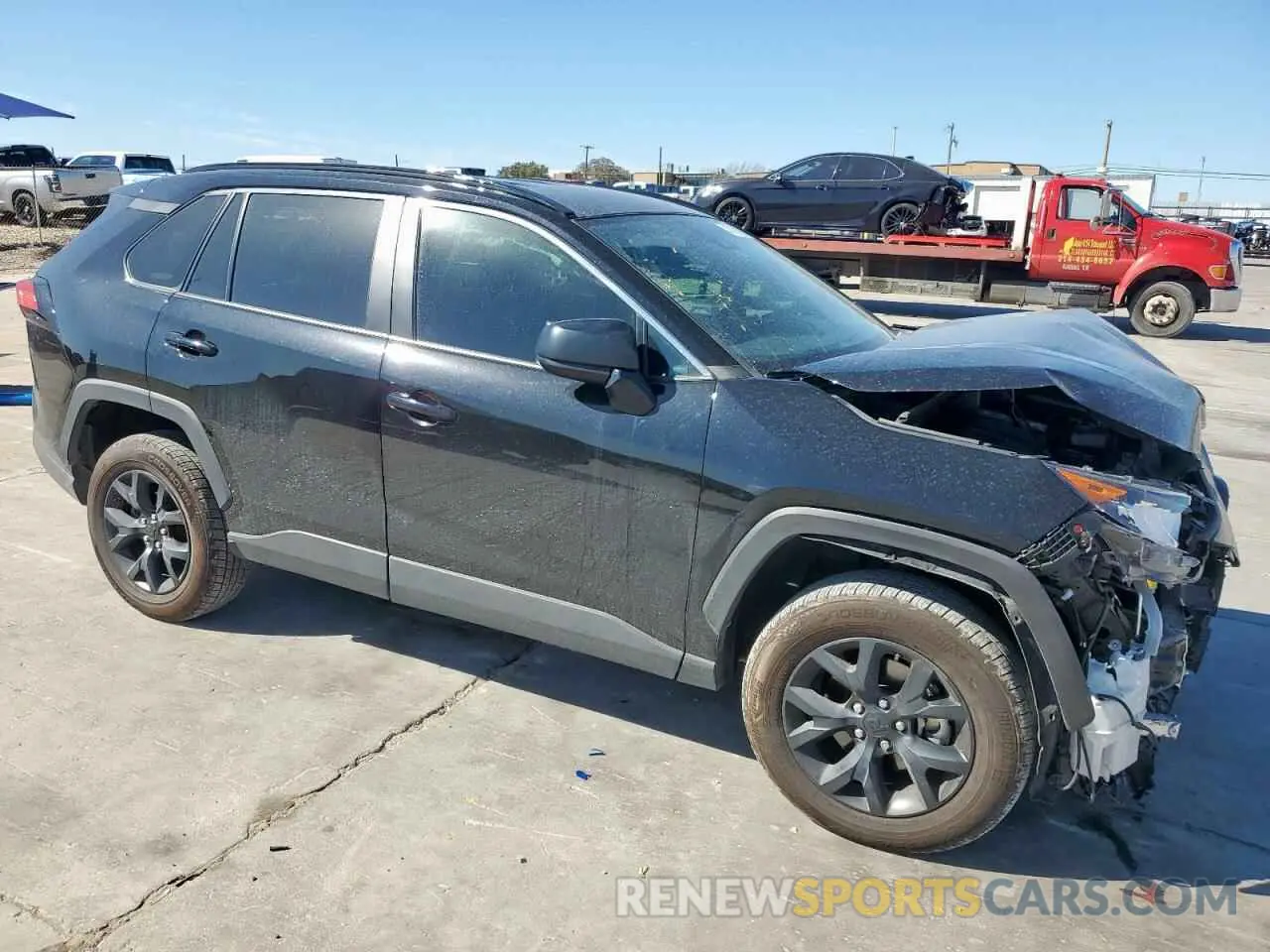4 Photograph of a damaged car 2T3H1RFV0MC138910 TOYOTA RAV4 2021