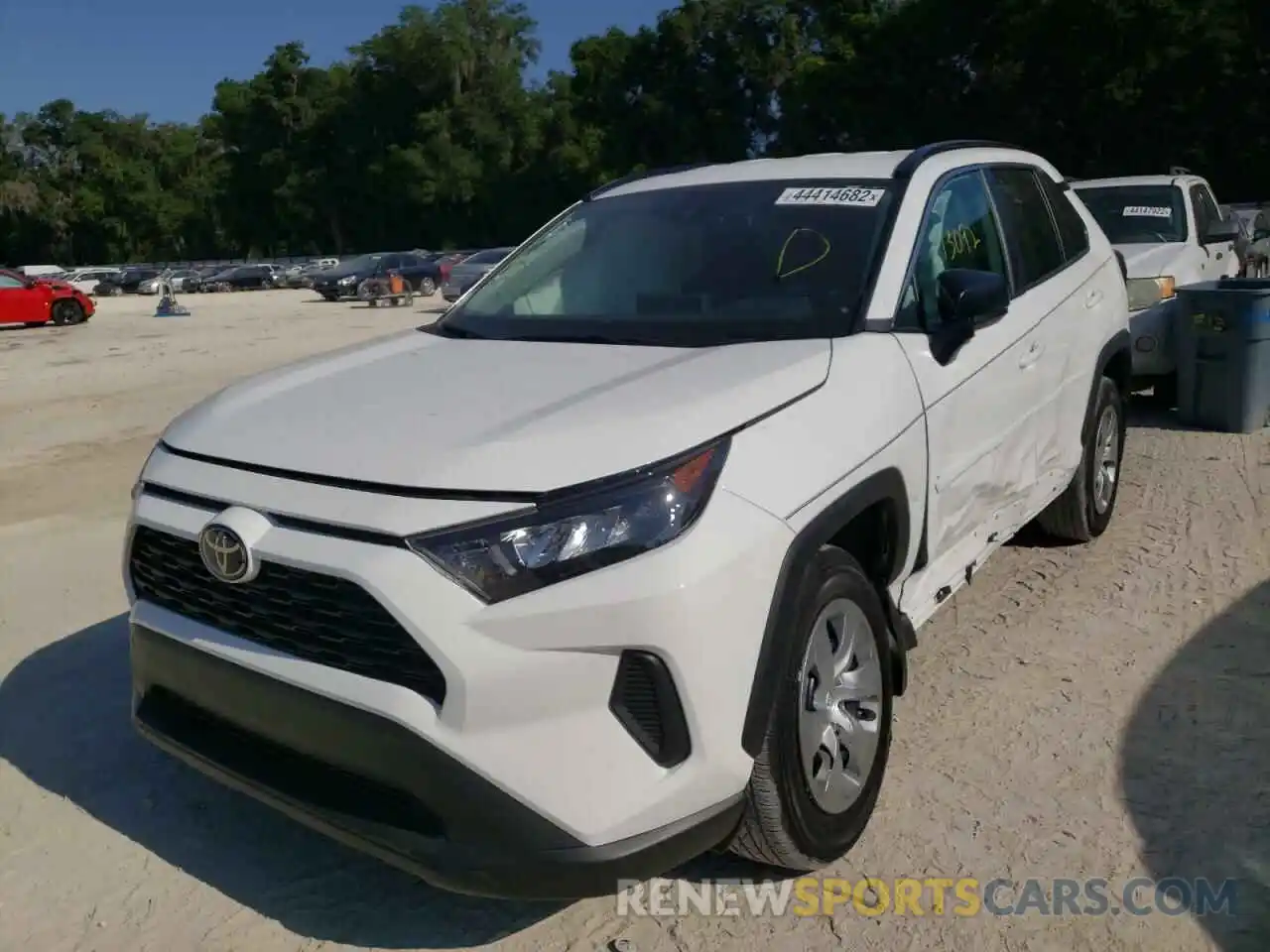 2 Photograph of a damaged car 2T3H1RFV0MC147297 TOYOTA RAV4 2021