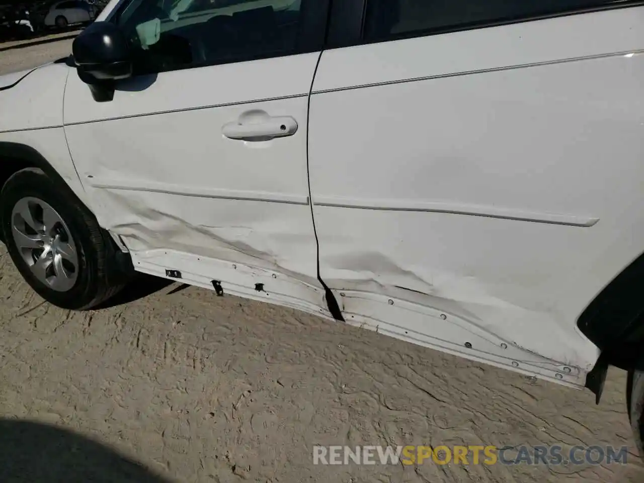 9 Photograph of a damaged car 2T3H1RFV0MC147297 TOYOTA RAV4 2021