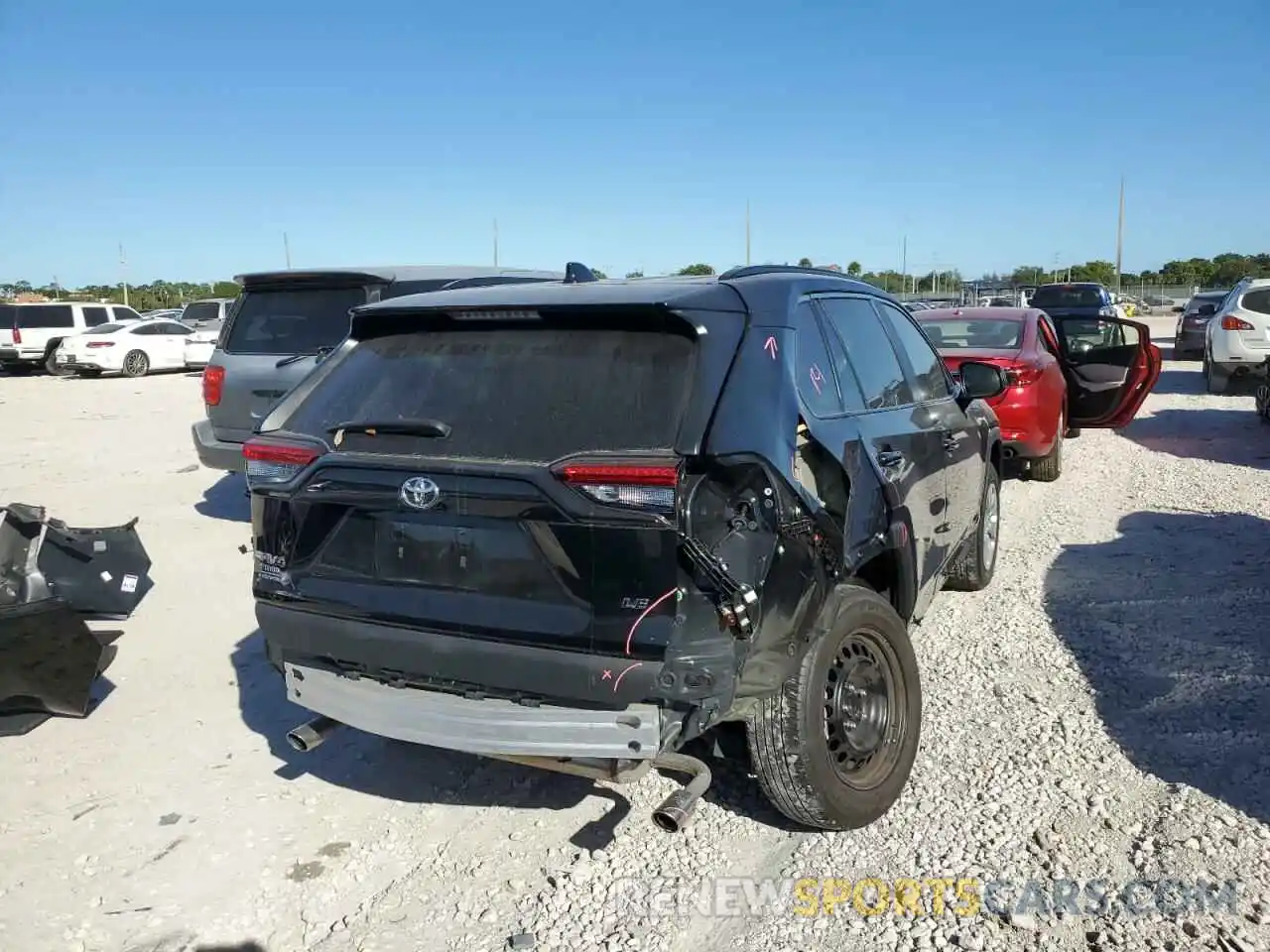 9 Photograph of a damaged car 2T3H1RFV0MC150071 TOYOTA RAV4 2021