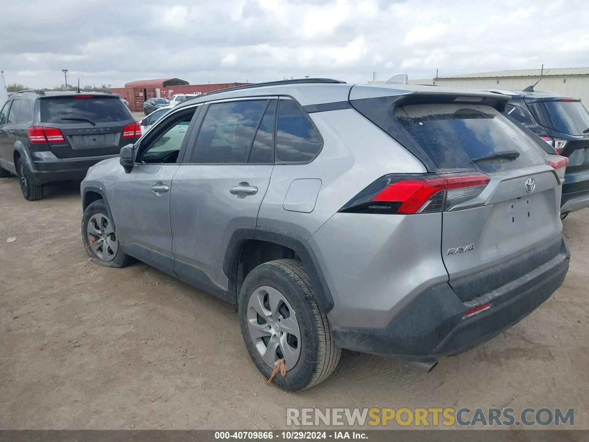 3 Photograph of a damaged car 2T3H1RFV0MC160499 TOYOTA RAV4 2021