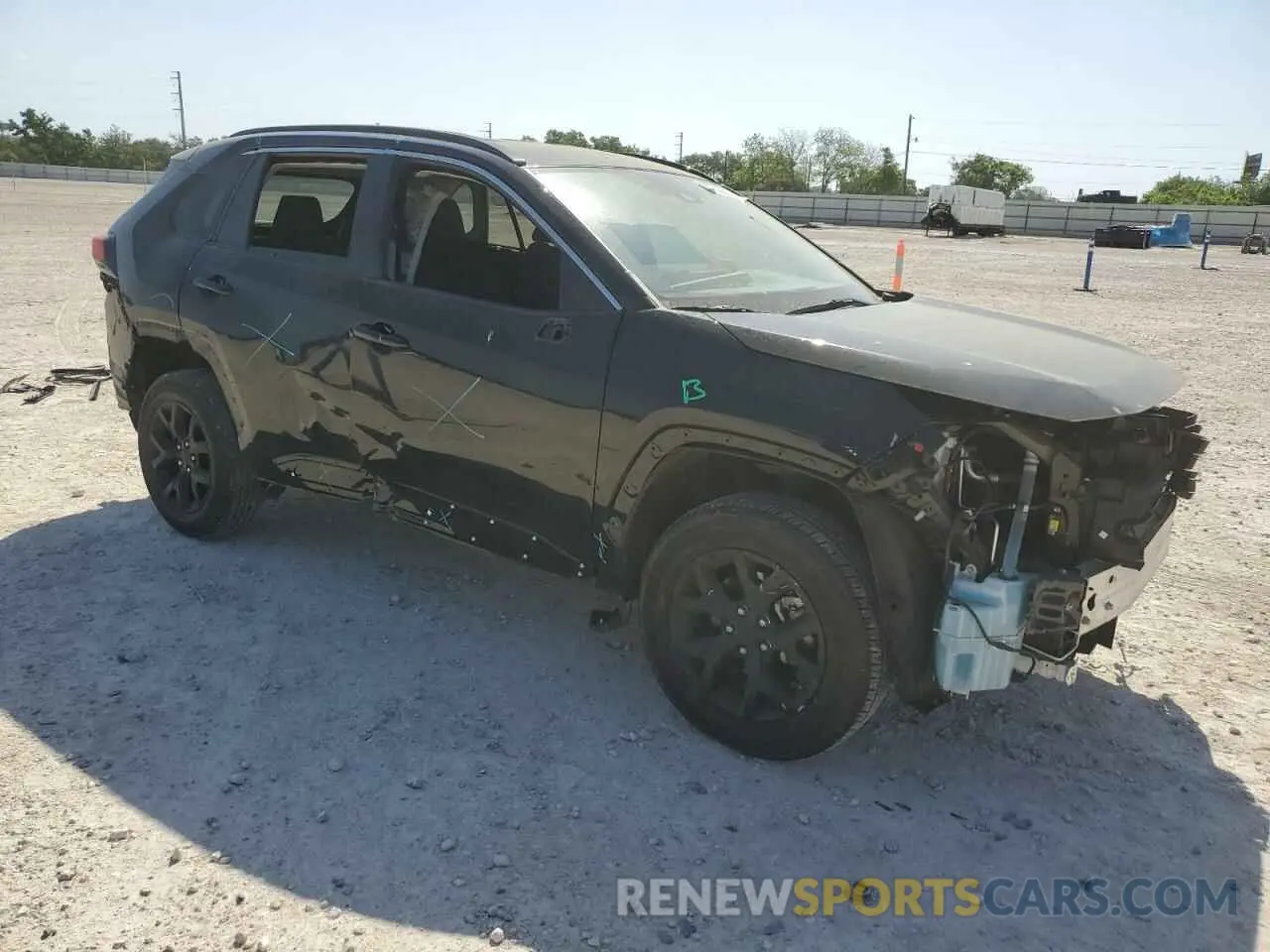 4 Photograph of a damaged car 2T3H1RFV0MC167548 TOYOTA RAV4 2021