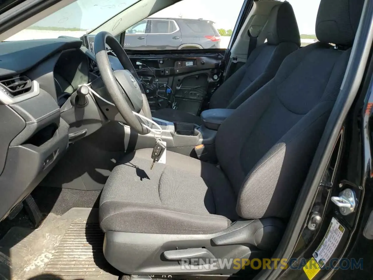 7 Photograph of a damaged car 2T3H1RFV0MC167548 TOYOTA RAV4 2021