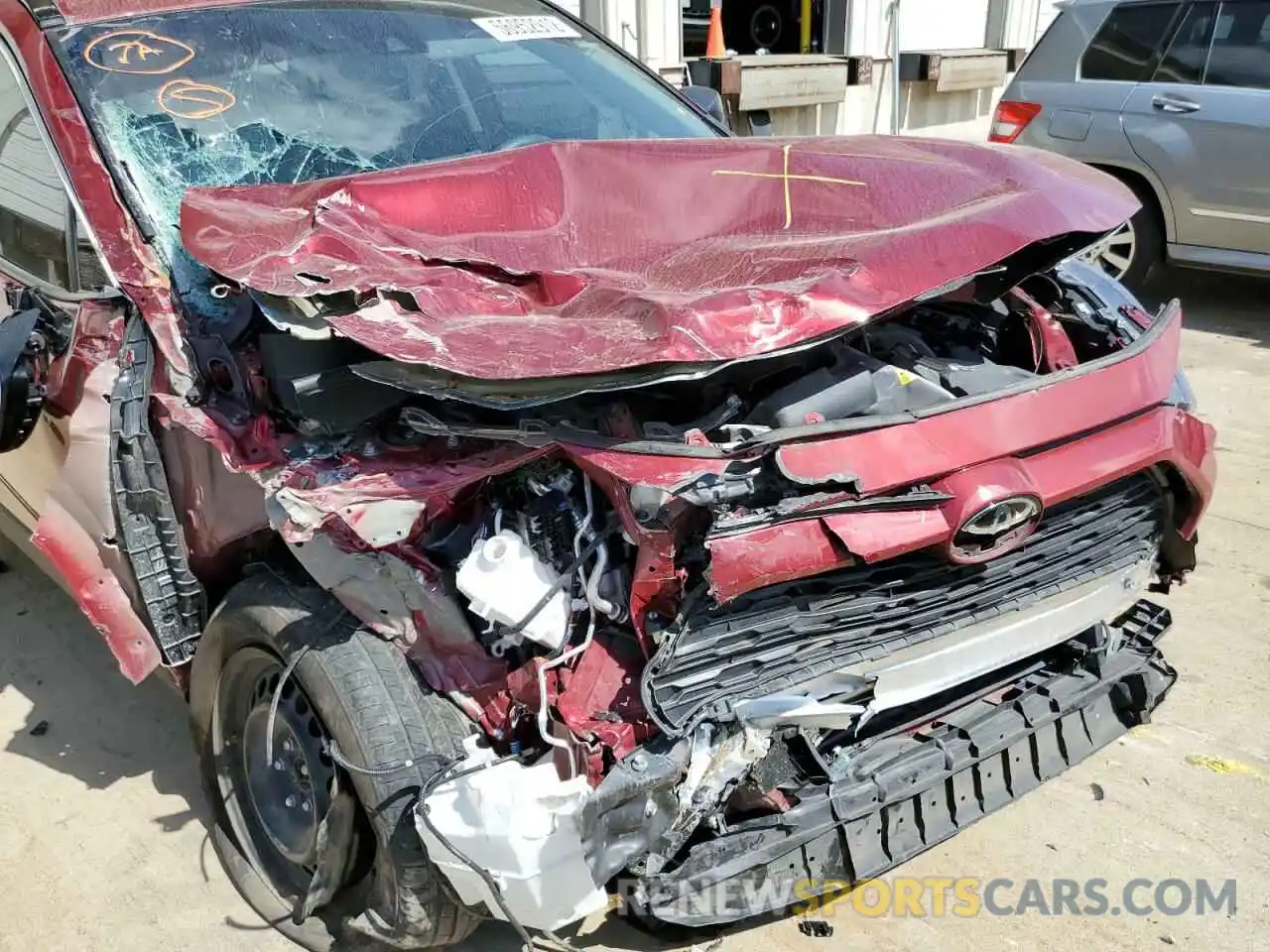 9 Photograph of a damaged car 2T3H1RFV0MW136766 TOYOTA RAV4 2021