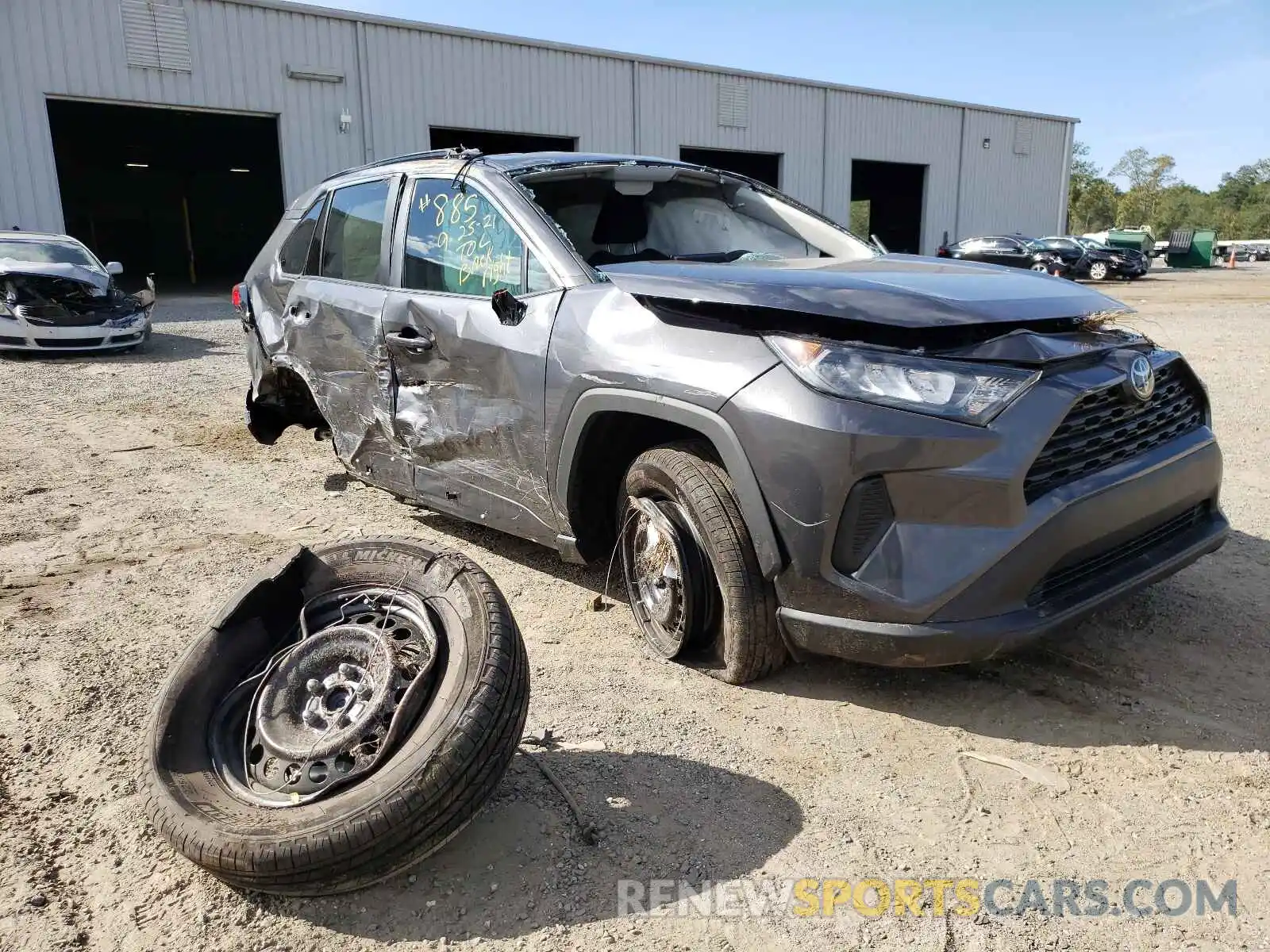 1 Photograph of a damaged car 2T3H1RFV0MW137111 TOYOTA RAV4 2021