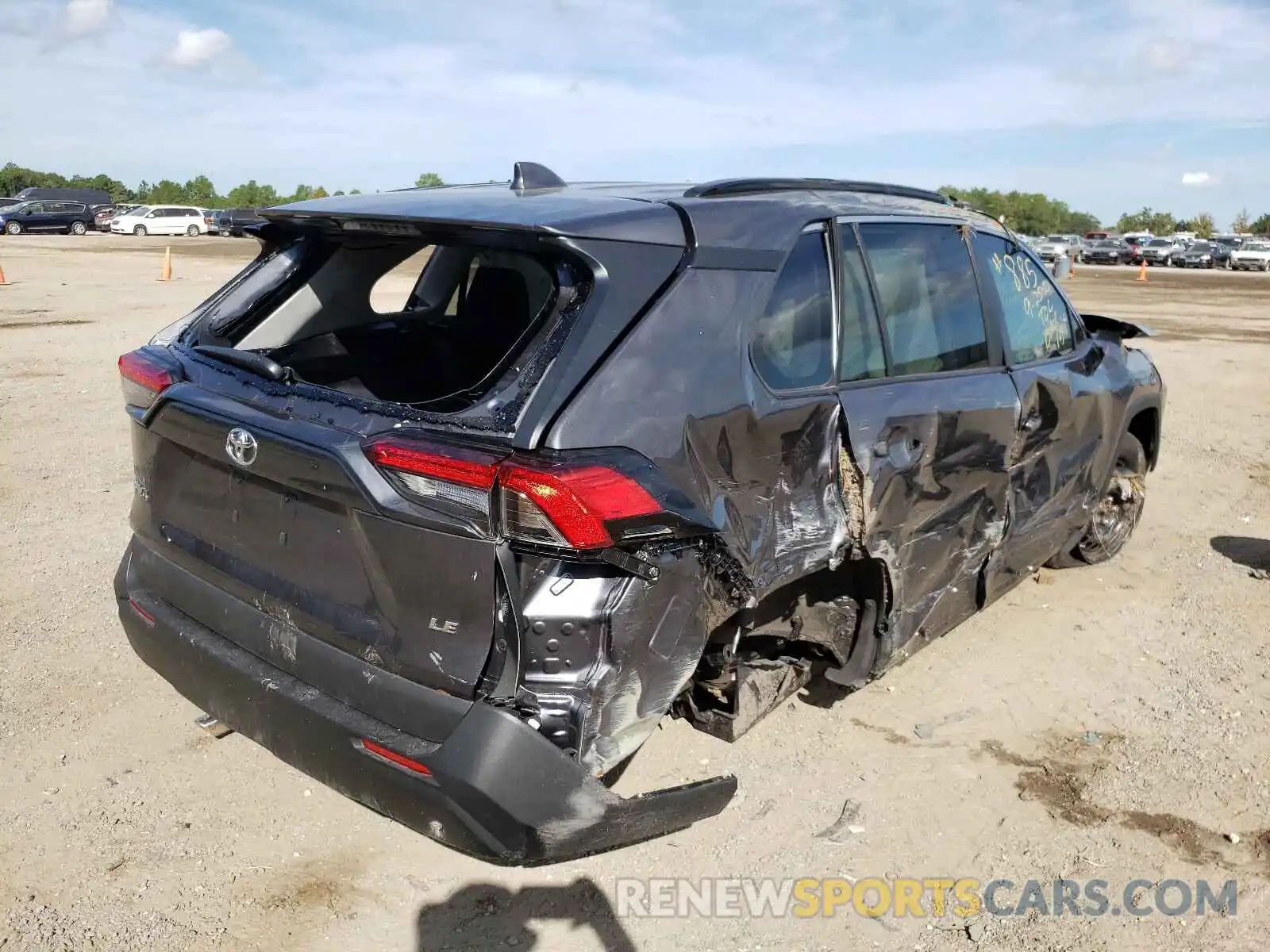 4 Photograph of a damaged car 2T3H1RFV0MW137111 TOYOTA RAV4 2021