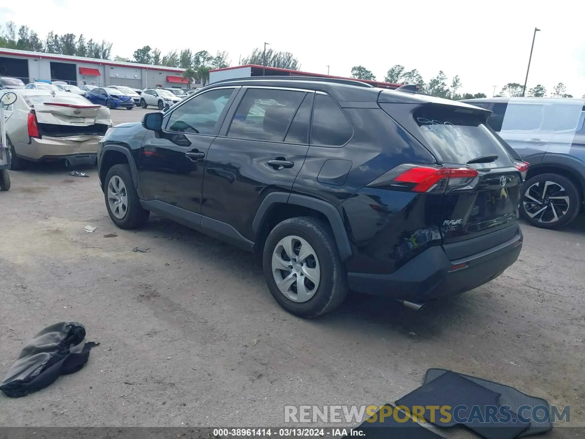 3 Photograph of a damaged car 2T3H1RFV0MW142292 TOYOTA RAV4 2021