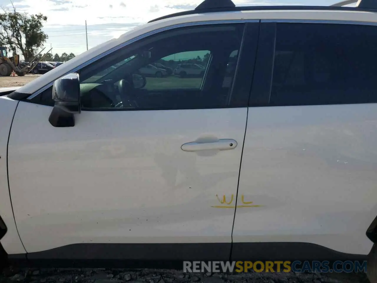 13 Photograph of a damaged car 2T3H1RFV0MW145791 TOYOTA RAV4 2021