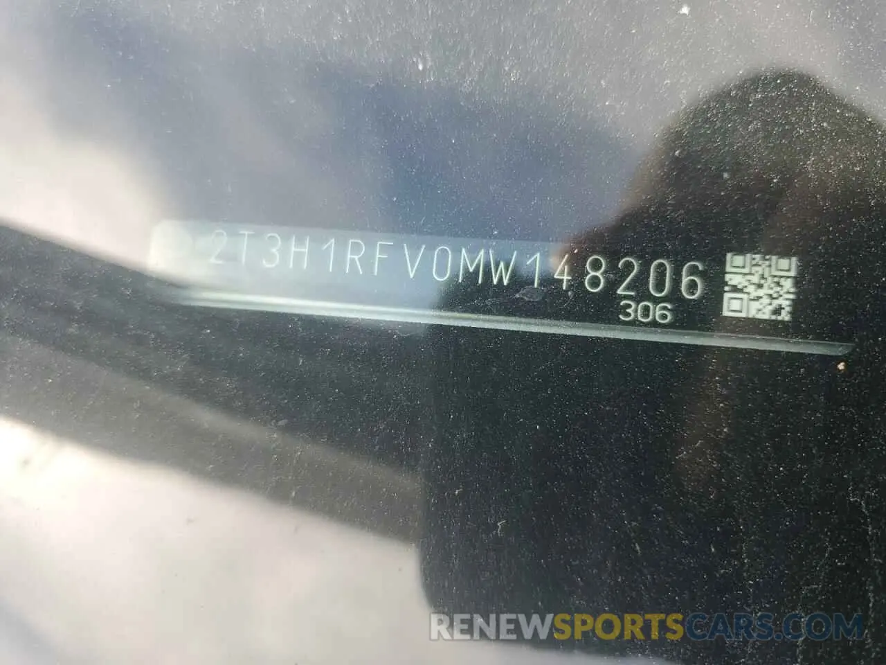 14 Photograph of a damaged car 2T3H1RFV0MW148206 TOYOTA RAV4 2021