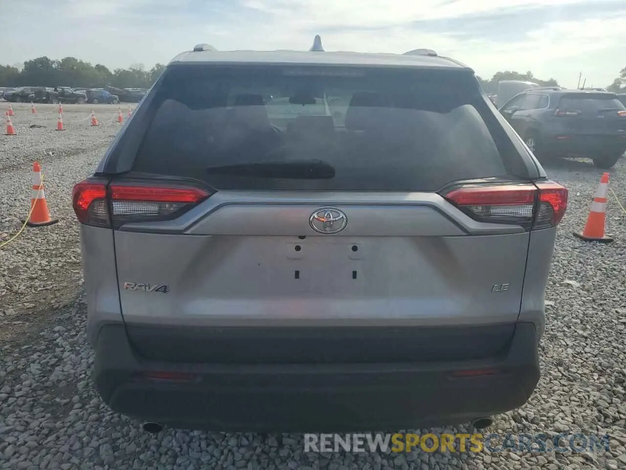 6 Photograph of a damaged car 2T3H1RFV0MW148206 TOYOTA RAV4 2021