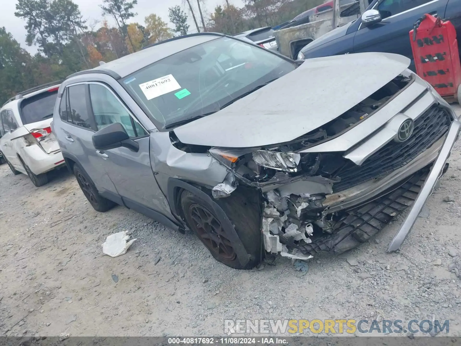 1 Photograph of a damaged car 2T3H1RFV0MW176670 TOYOTA RAV4 2021