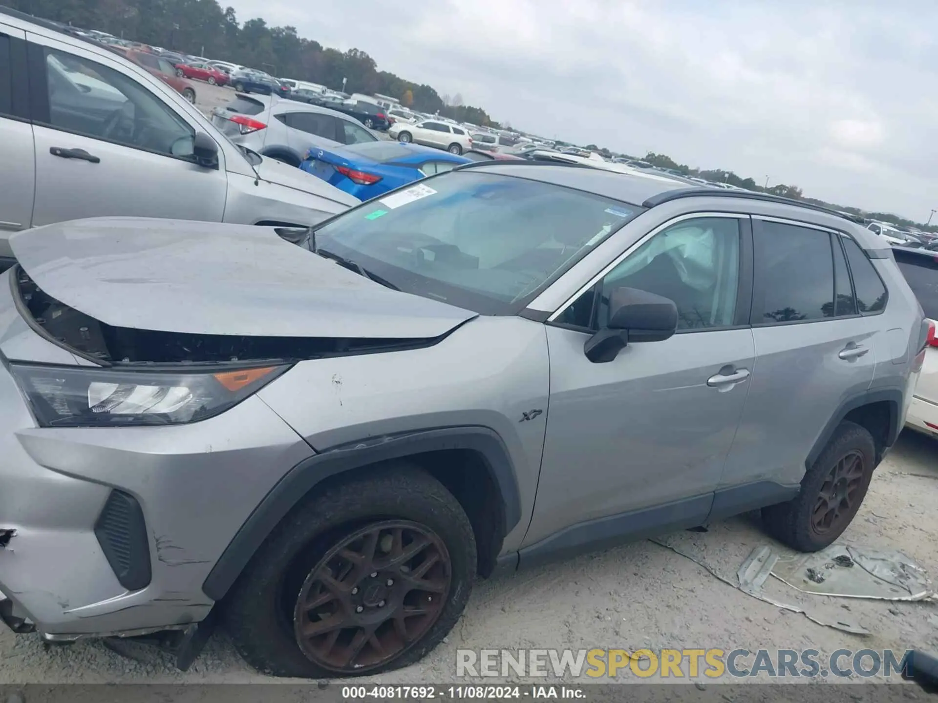 13 Photograph of a damaged car 2T3H1RFV0MW176670 TOYOTA RAV4 2021