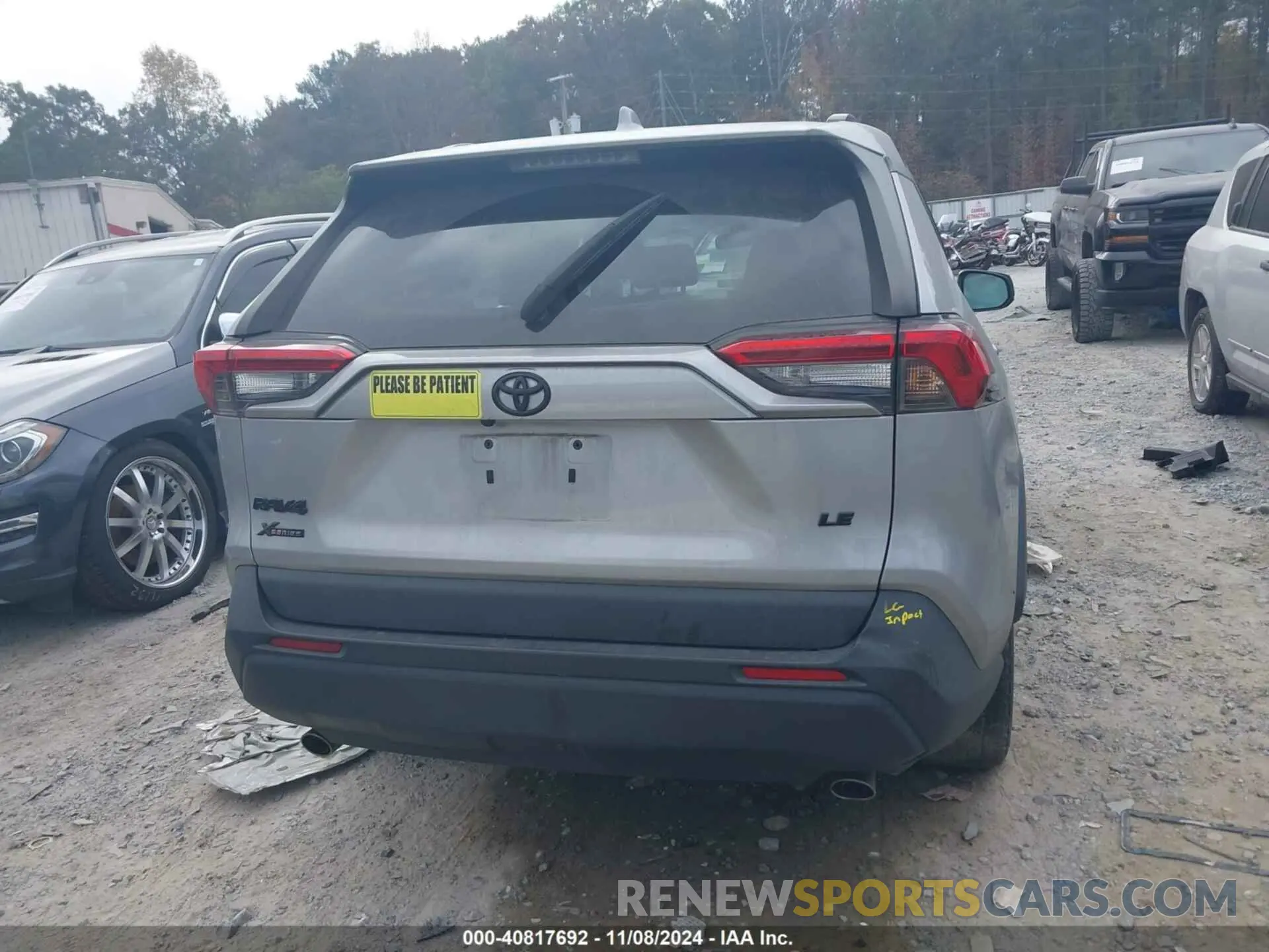 15 Photograph of a damaged car 2T3H1RFV0MW176670 TOYOTA RAV4 2021