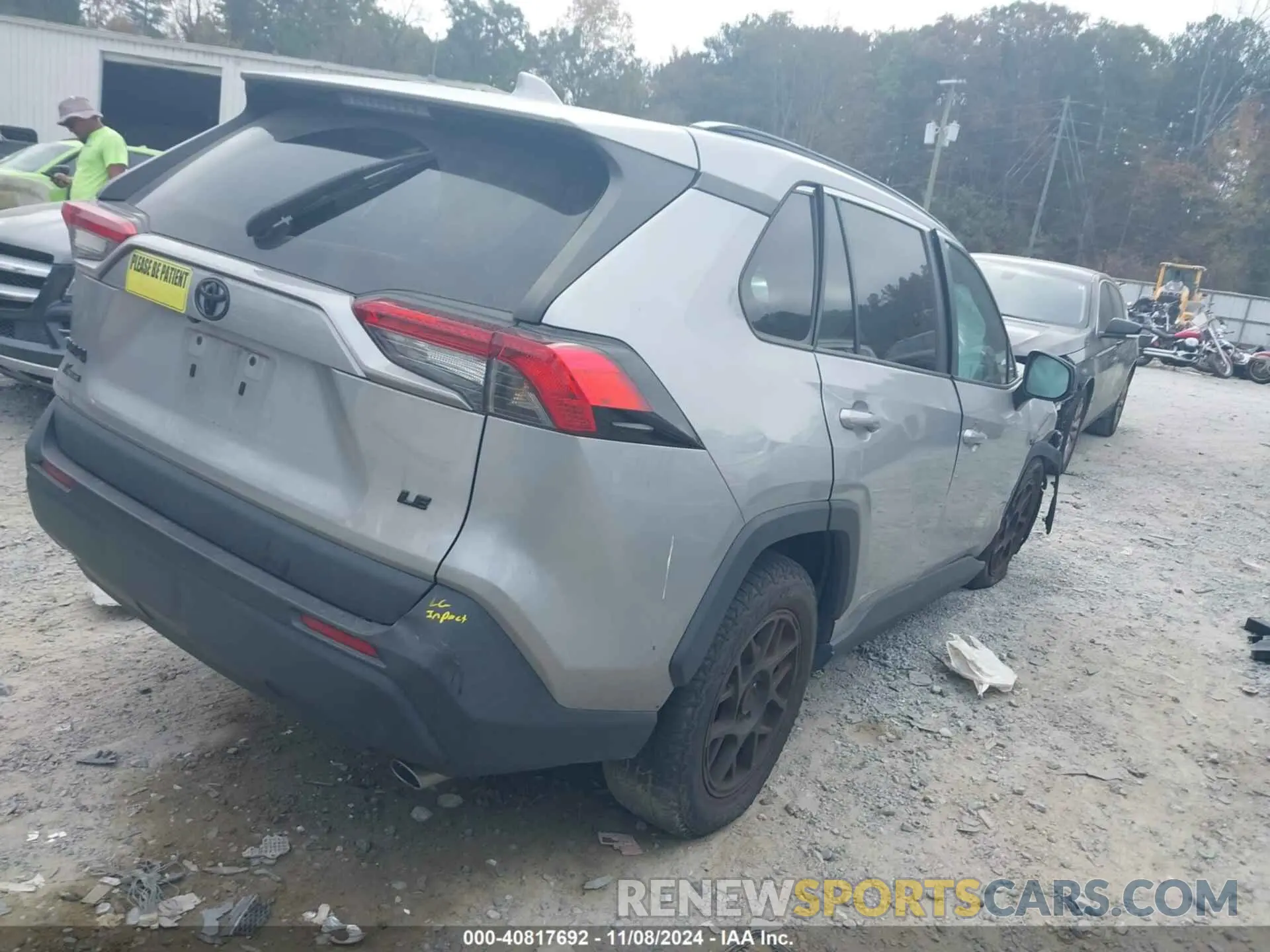 4 Photograph of a damaged car 2T3H1RFV0MW176670 TOYOTA RAV4 2021