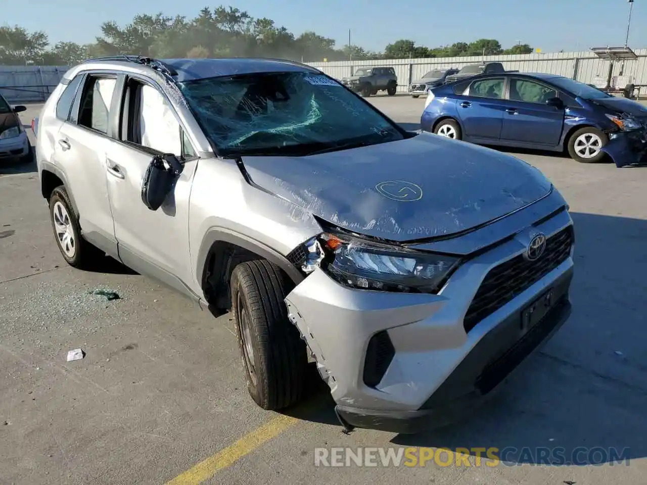 9 Photograph of a damaged car 2T3H1RFV1MC101915 TOYOTA RAV4 2021