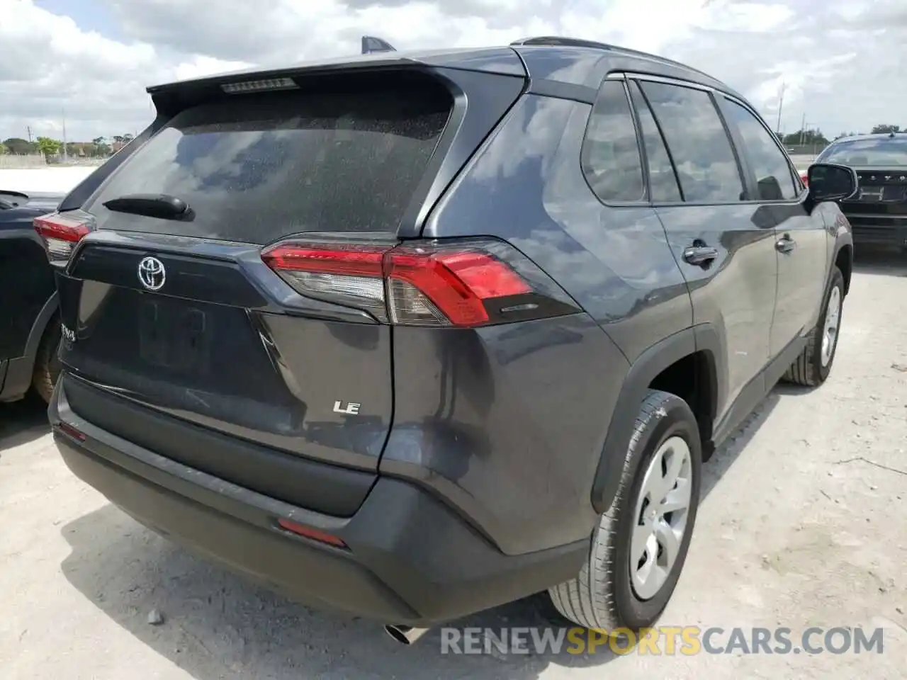 4 Photograph of a damaged car 2T3H1RFV1MC103969 TOYOTA RAV4 2021