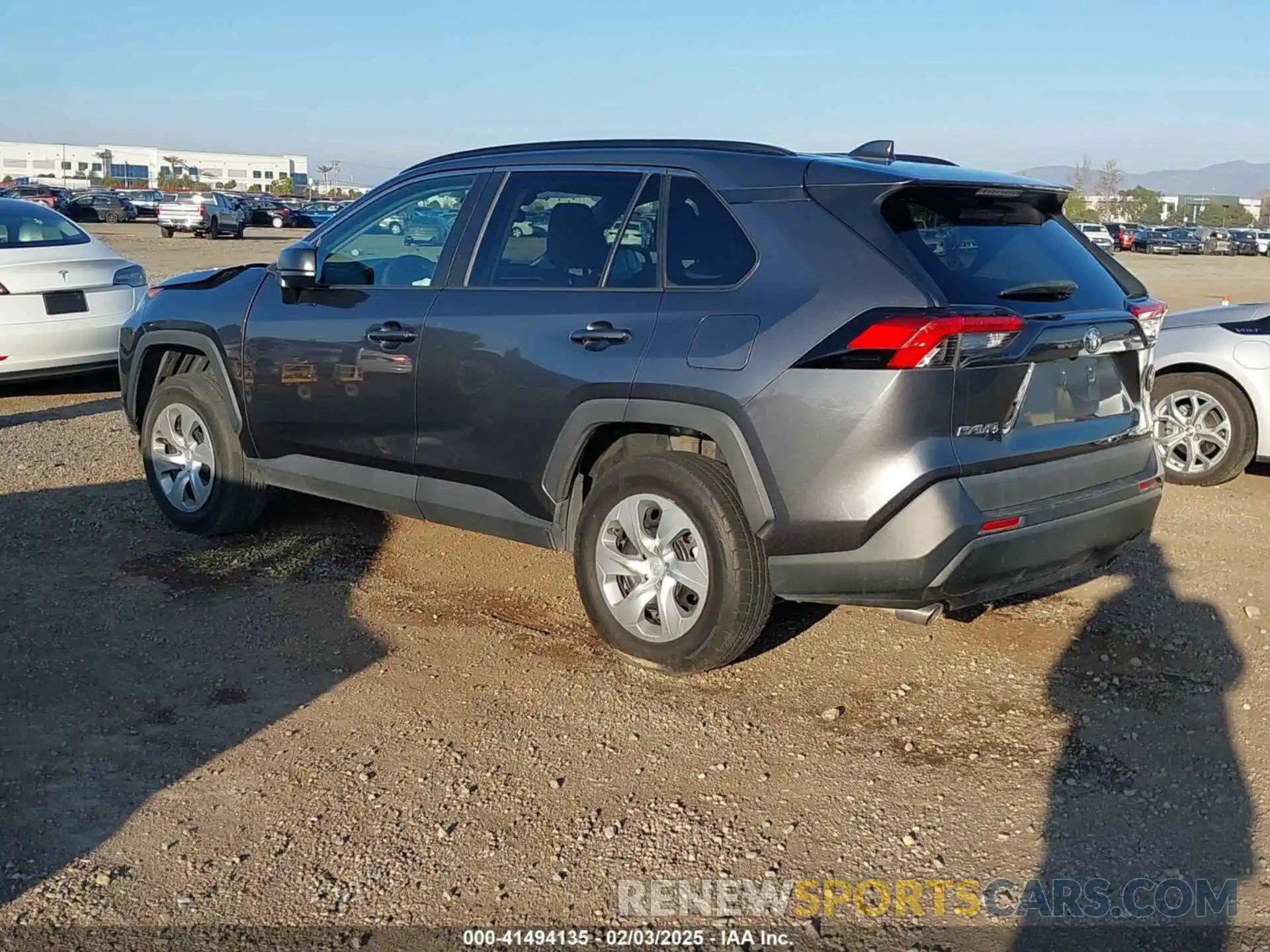 3 Photograph of a damaged car 2T3H1RFV1MC105320 TOYOTA RAV4 2021