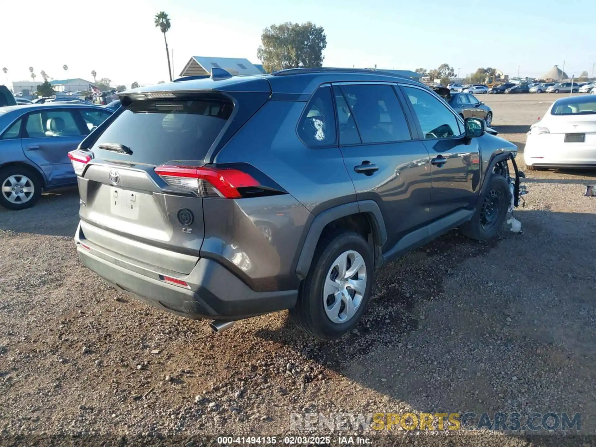 4 Photograph of a damaged car 2T3H1RFV1MC105320 TOYOTA RAV4 2021