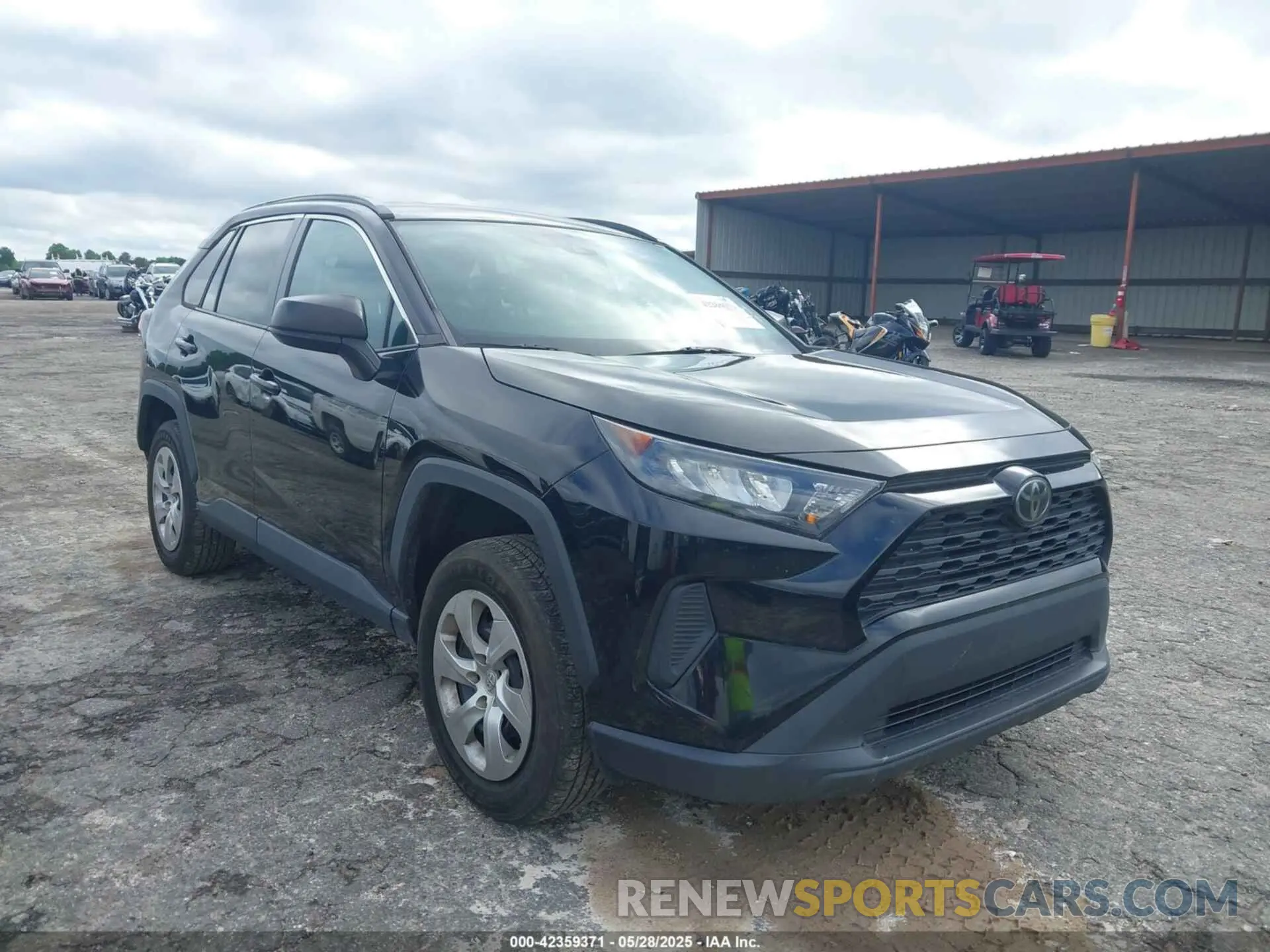 1 Photograph of a damaged car 2T3H1RFV1MC105561 TOYOTA RAV4 2021