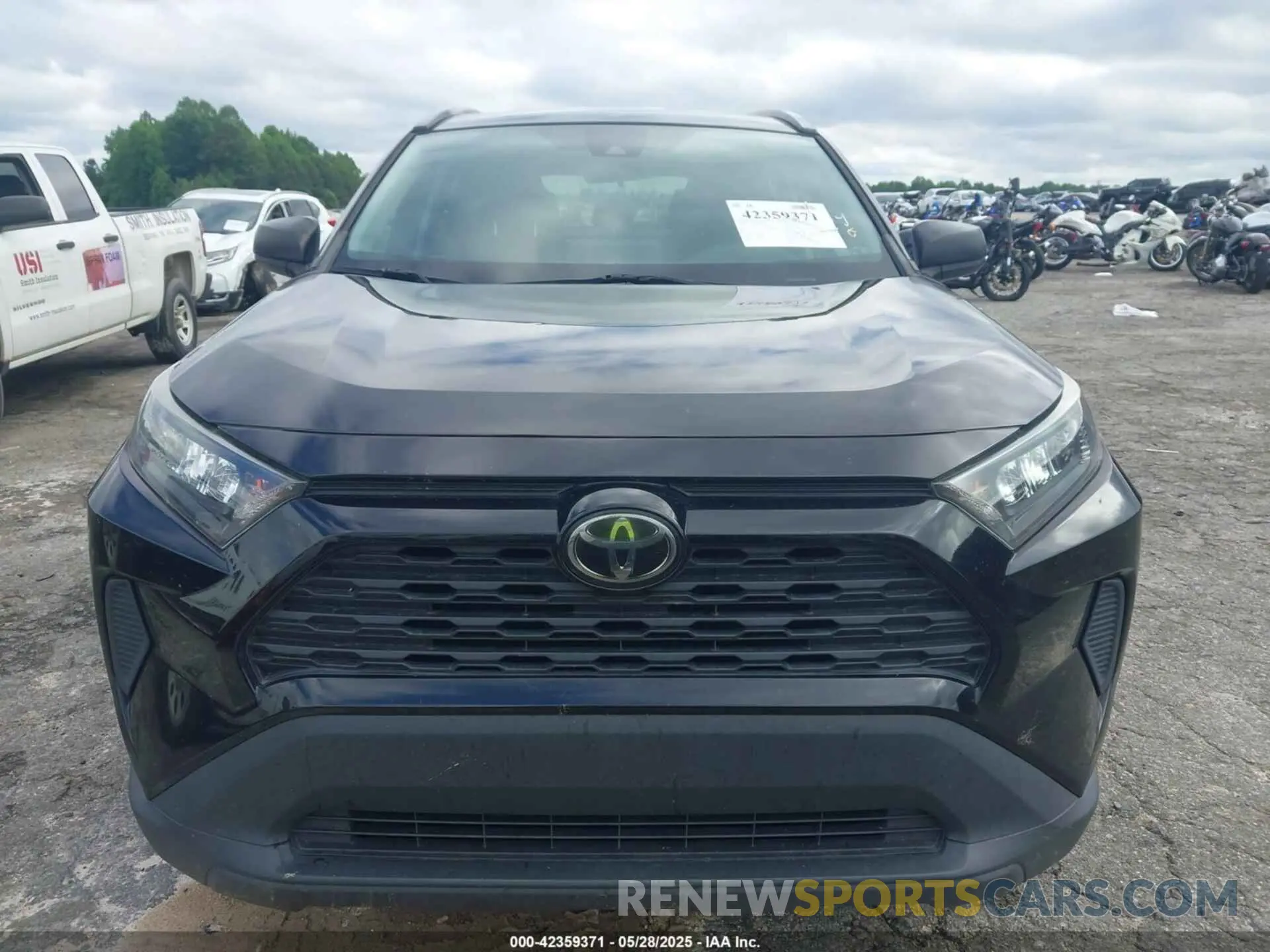12 Photograph of a damaged car 2T3H1RFV1MC105561 TOYOTA RAV4 2021
