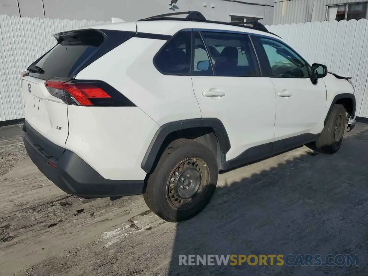 3 Photograph of a damaged car 2T3H1RFV1MC118536 TOYOTA RAV4 2021