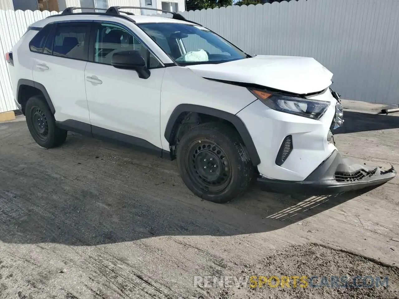 4 Photograph of a damaged car 2T3H1RFV1MC118536 TOYOTA RAV4 2021