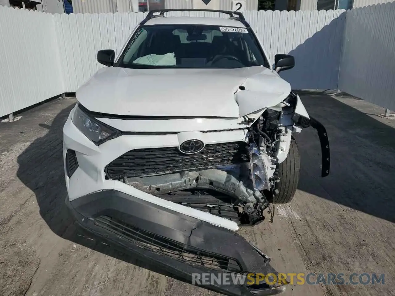 5 Photograph of a damaged car 2T3H1RFV1MC118536 TOYOTA RAV4 2021
