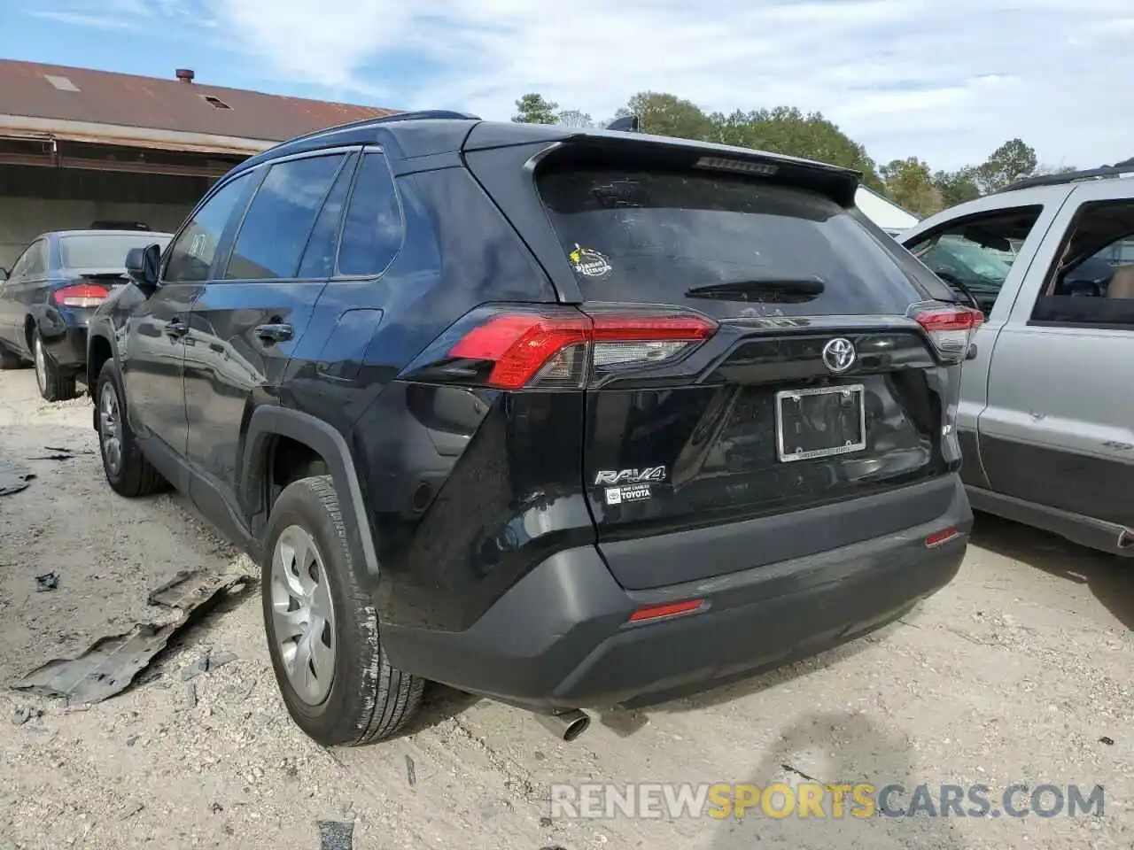 3 Photograph of a damaged car 2T3H1RFV1MC138236 TOYOTA RAV4 2021