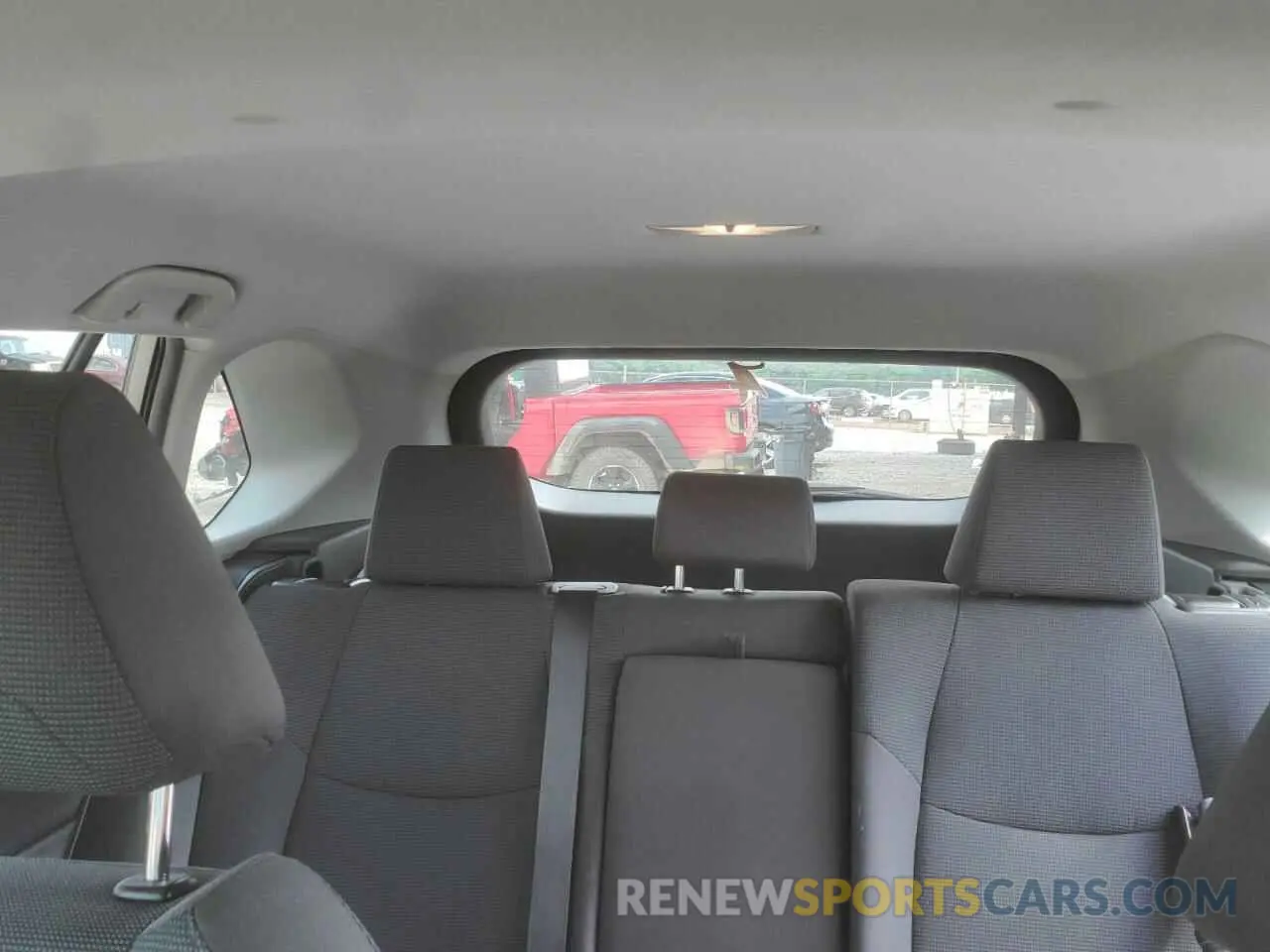 10 Photograph of a damaged car 2T3H1RFV1MC145686 TOYOTA RAV4 2021